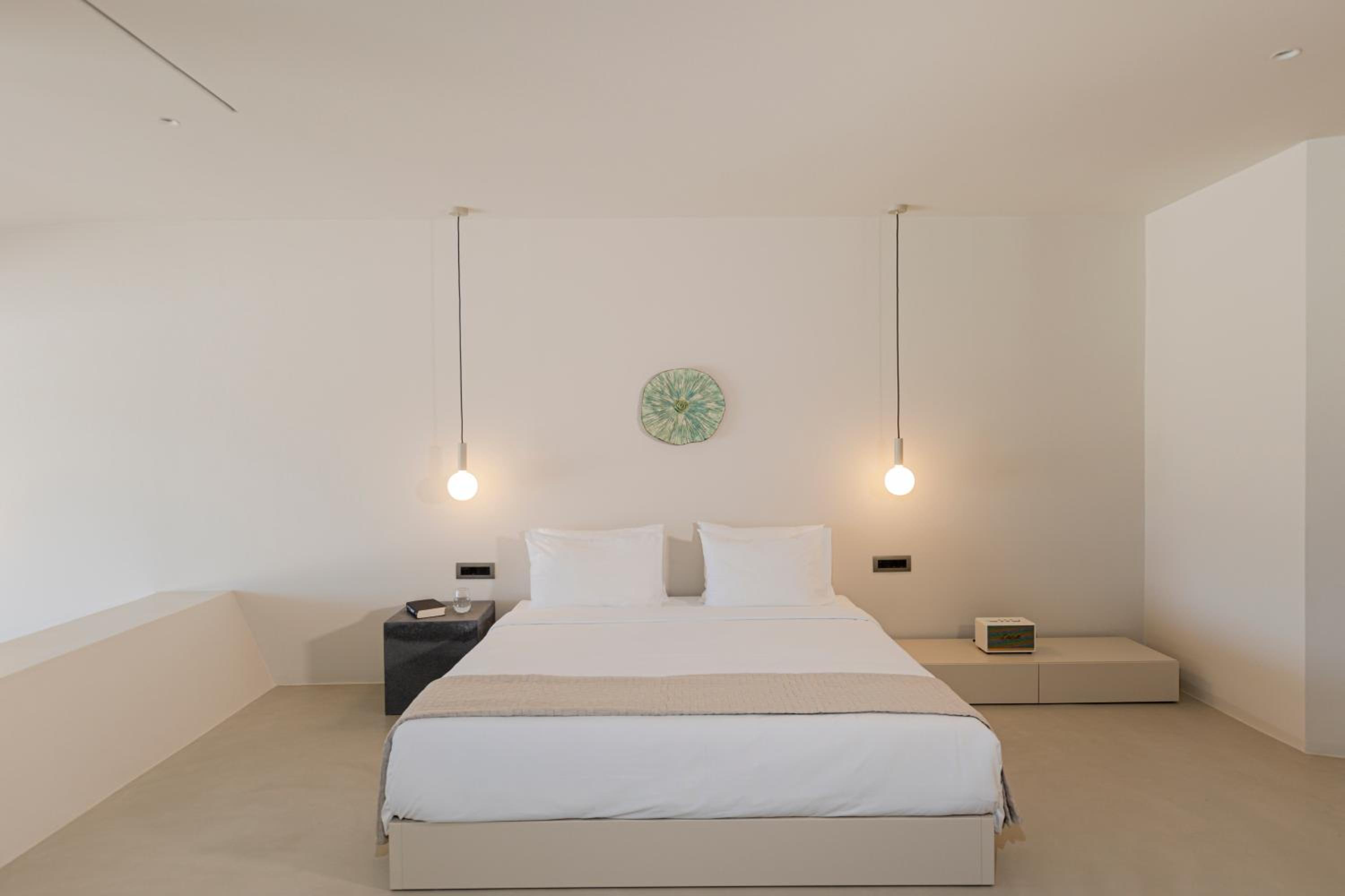 Lava Suite with Plunge Pool and Partial Sea View