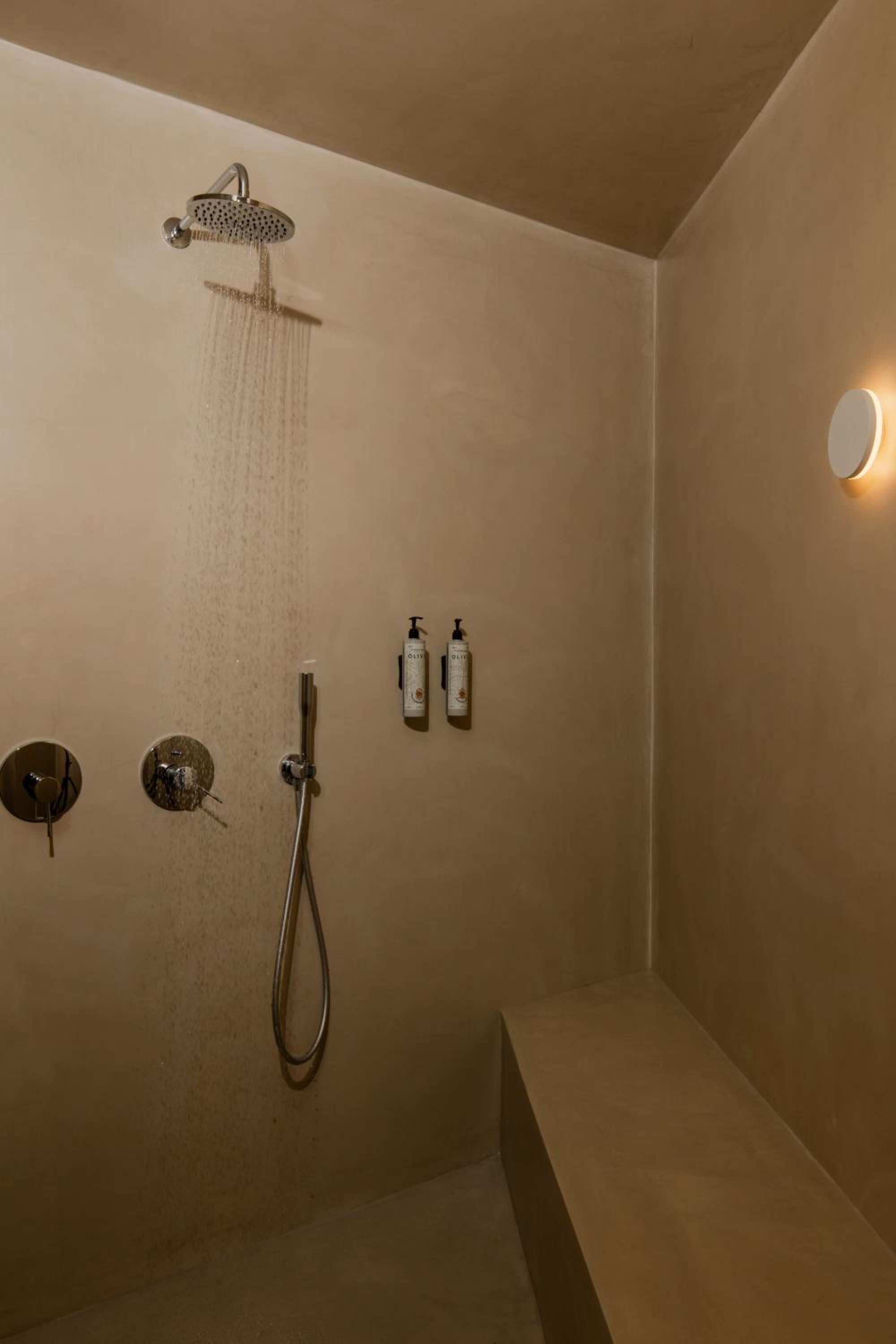 Lava Suite with Plunge Pool and Partial Sea View - Photo 3