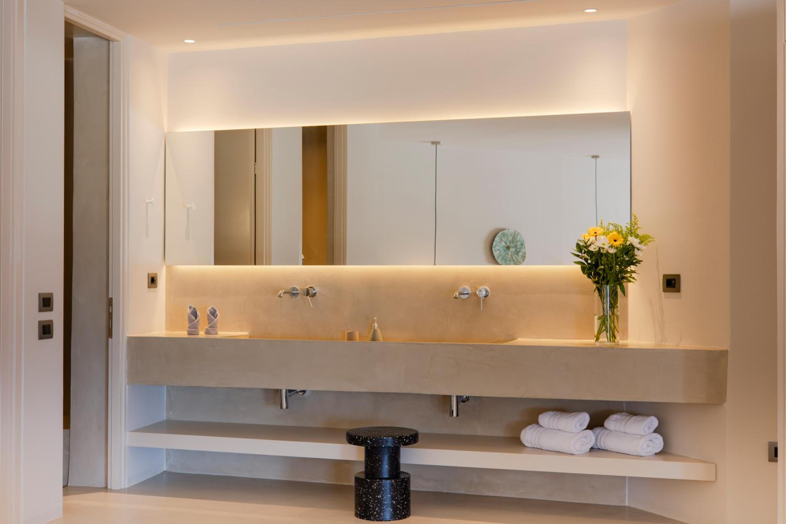 Lava Suite with Plunge Pool and Partial Sea View - Photo 7