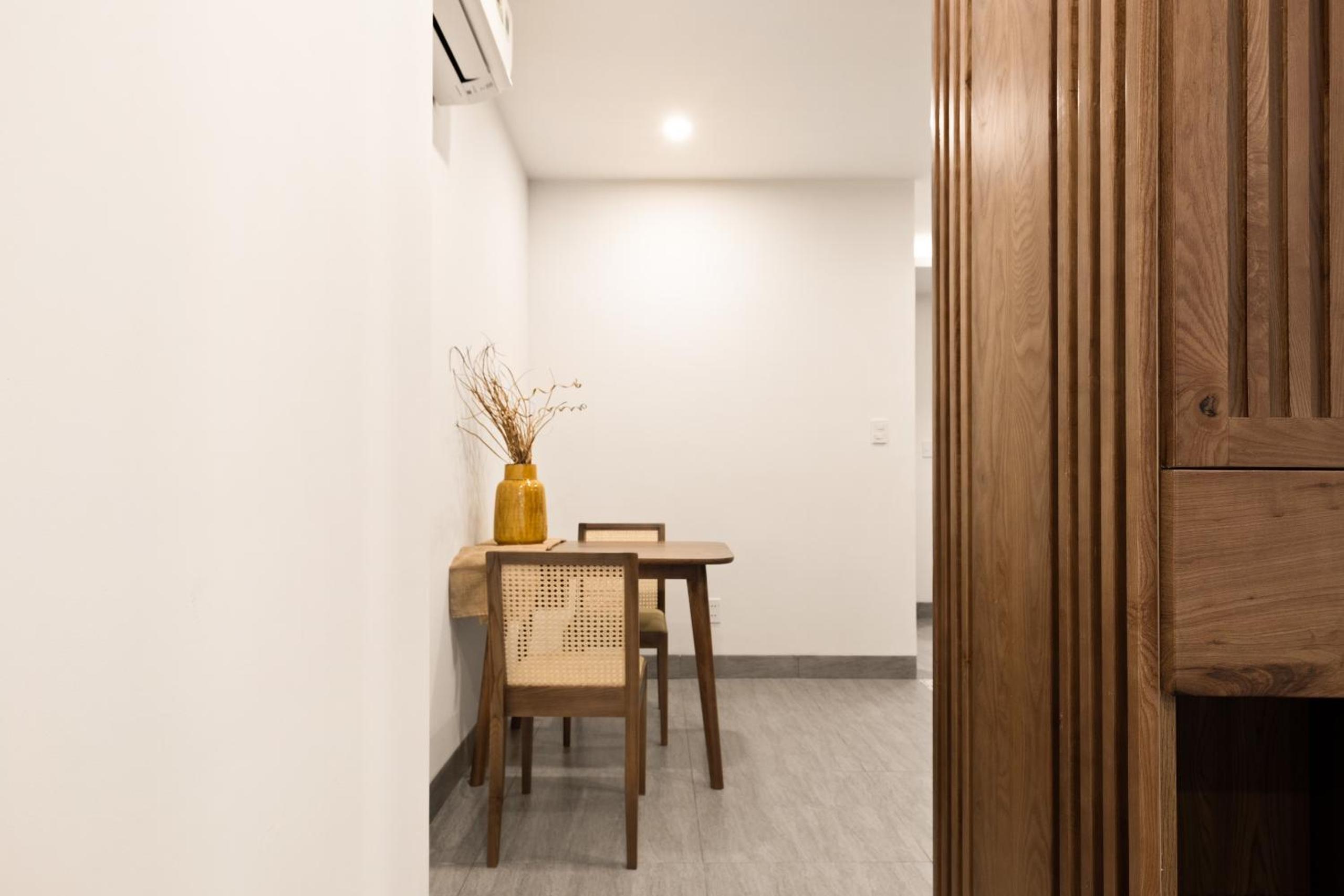 Apartment with Balcony - Photo 9