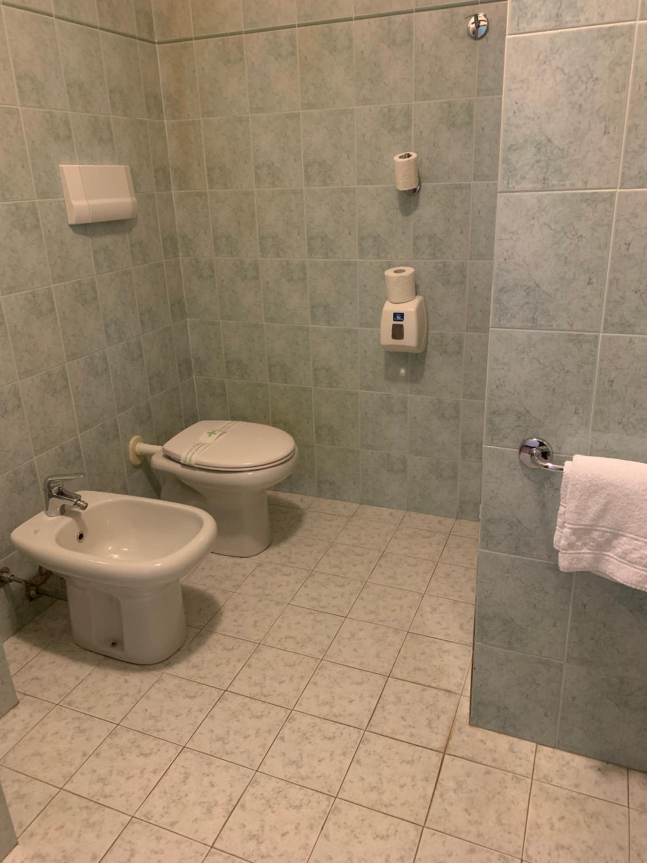 Queen Room photo 3