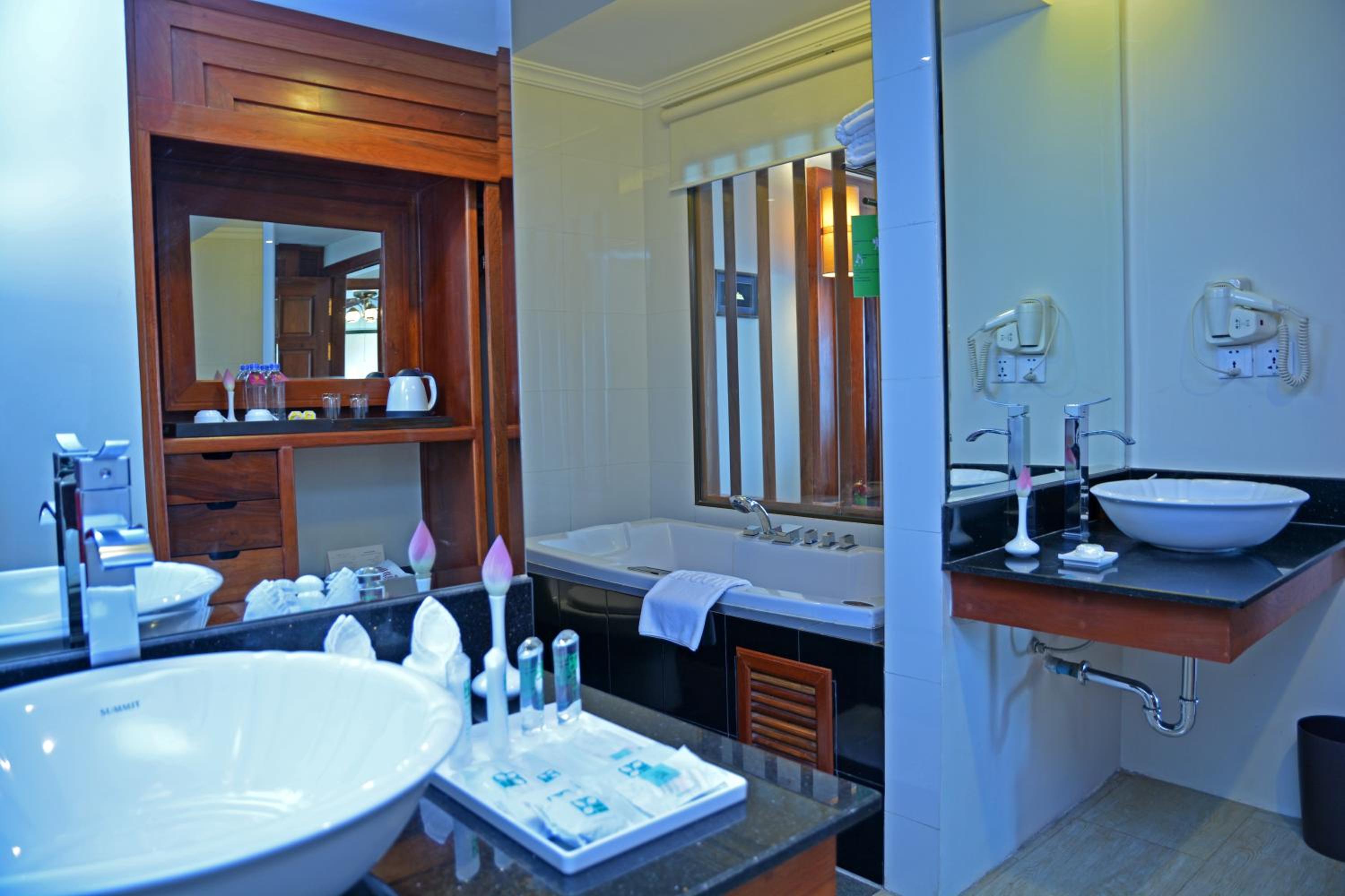Penthouse Suite - Photo 7