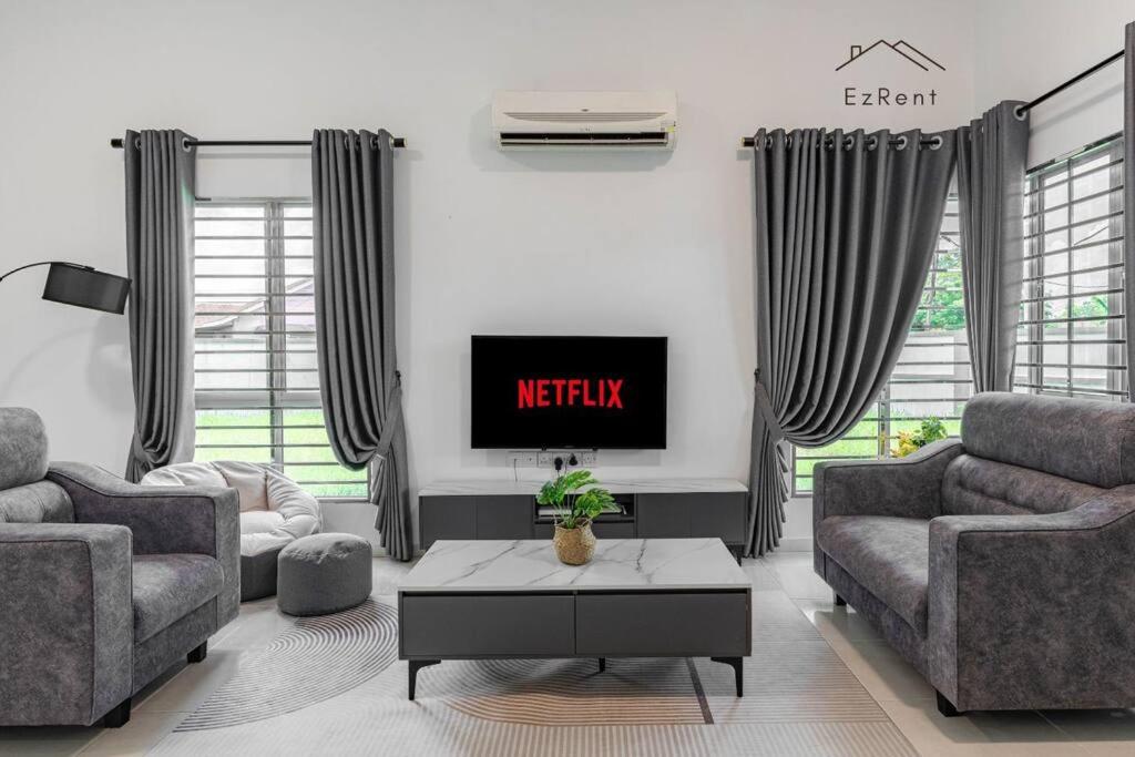 Four-Bedroom House photo 1