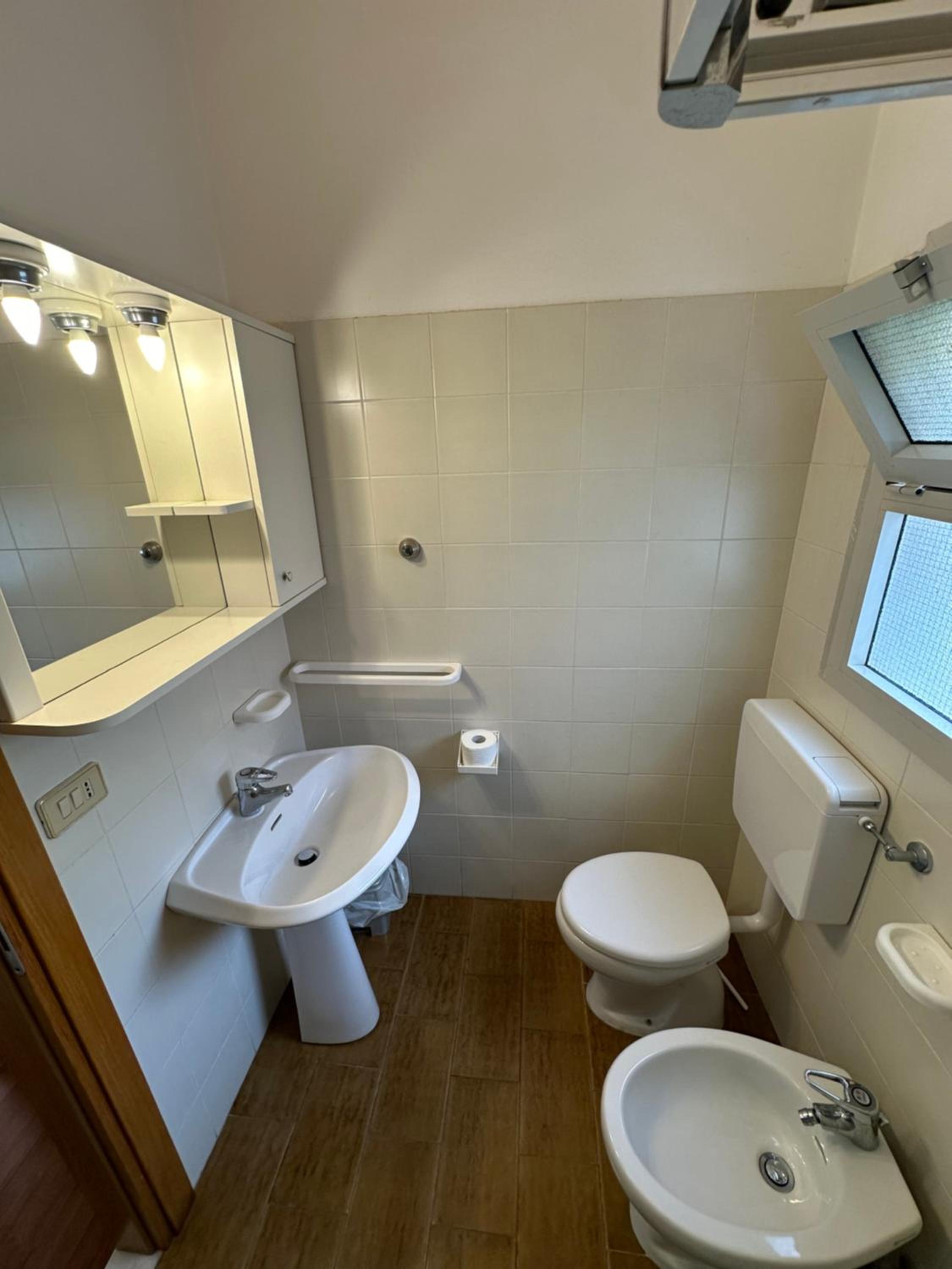 One-Bedroom Apartment with Patio - Photo 3