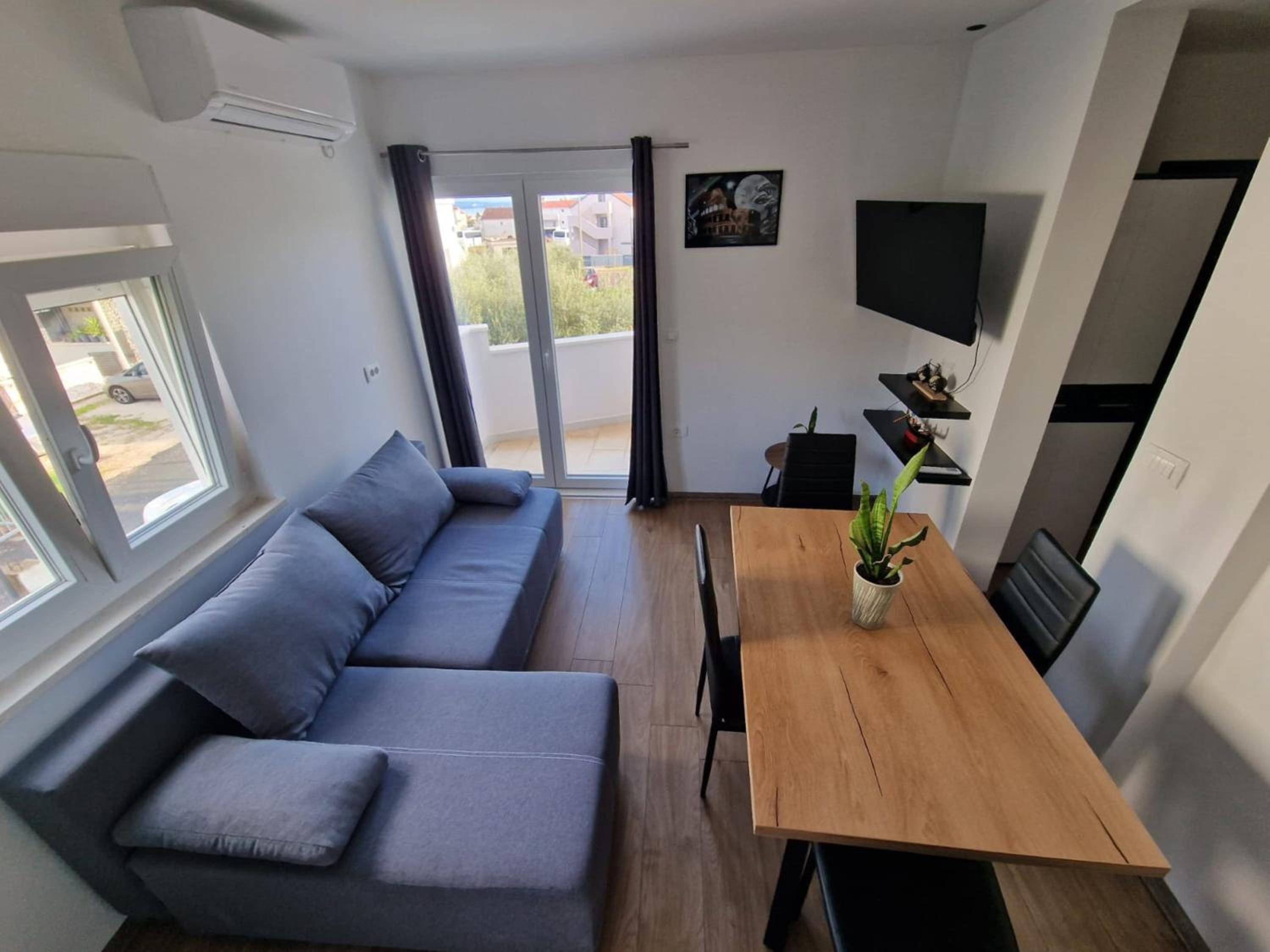 Apartment photo 1