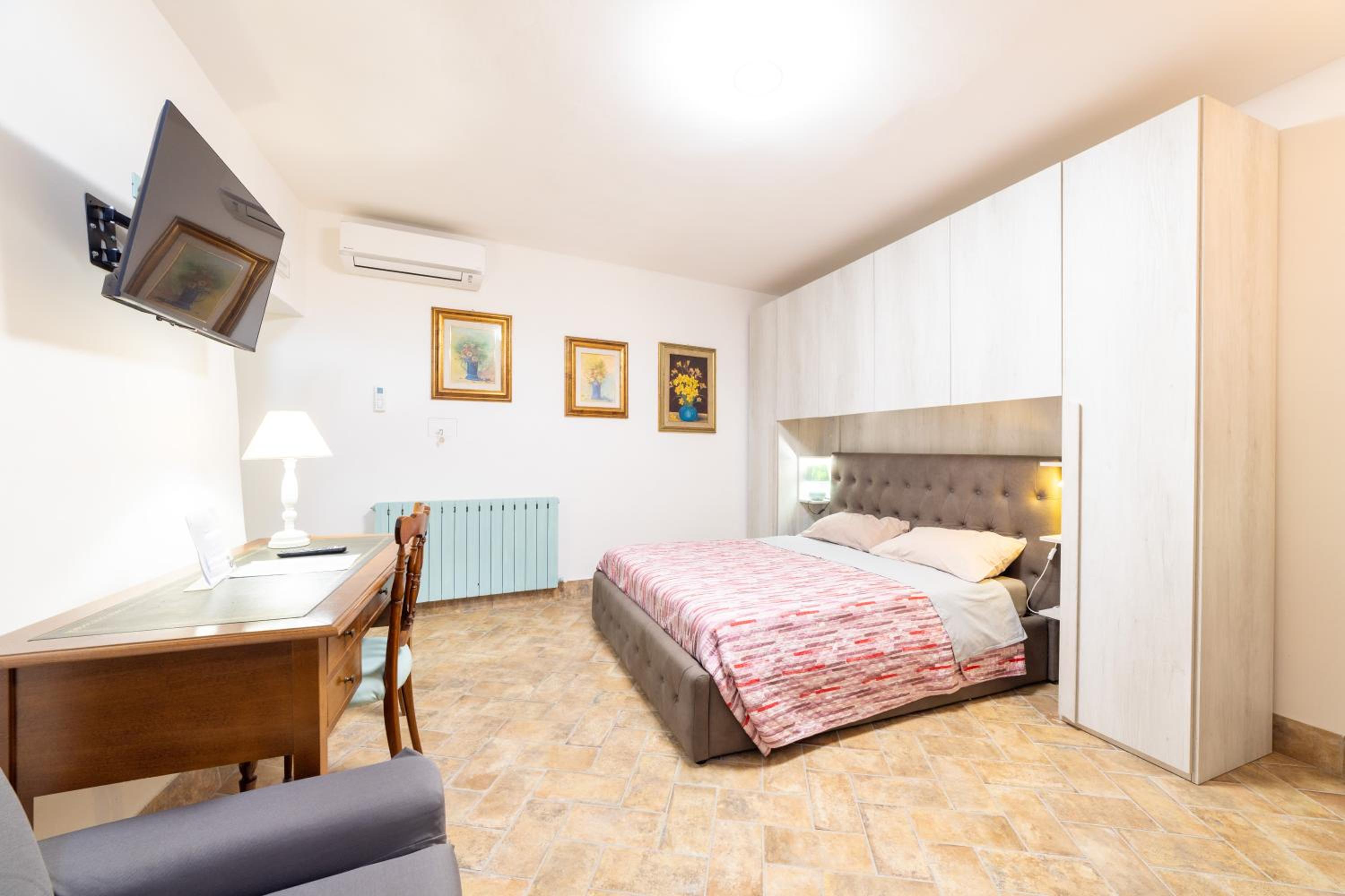 Family Double Room - Photo 9