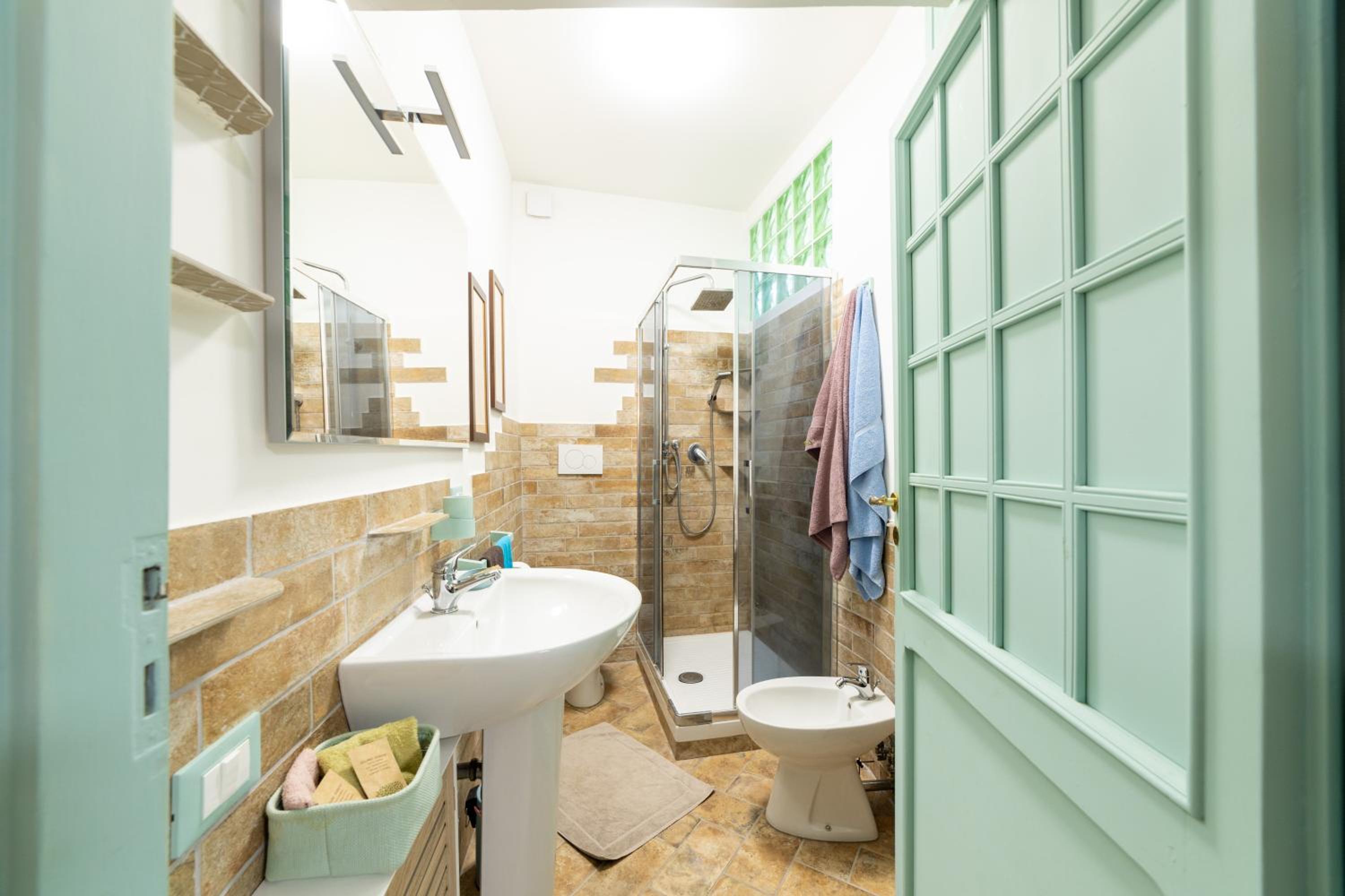 Family Double Room - Photo 7