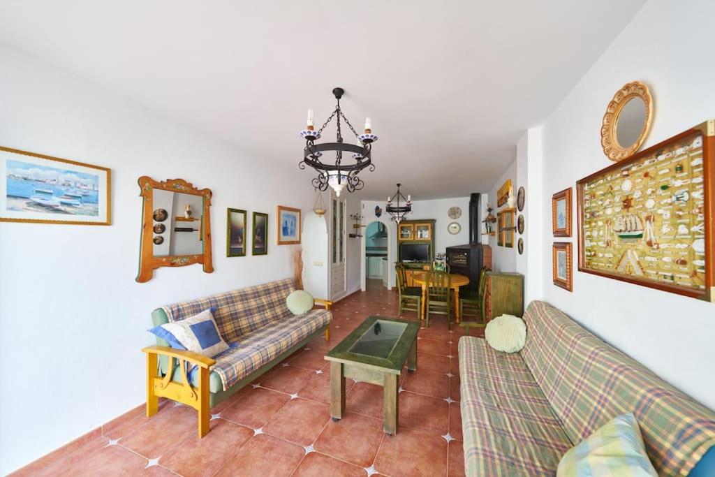 Three-Bedroom House photo 2