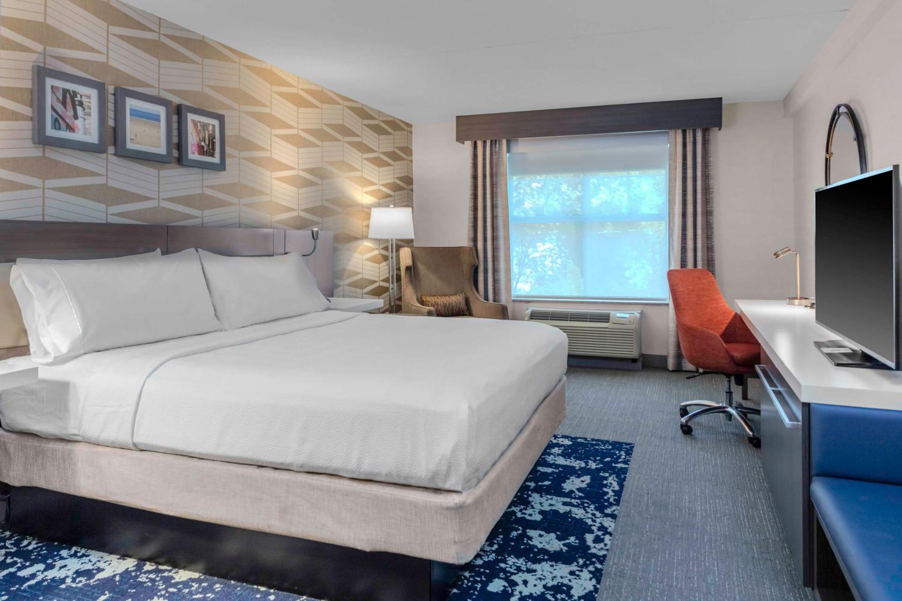 King Room - Hearing Access - Photo 1
