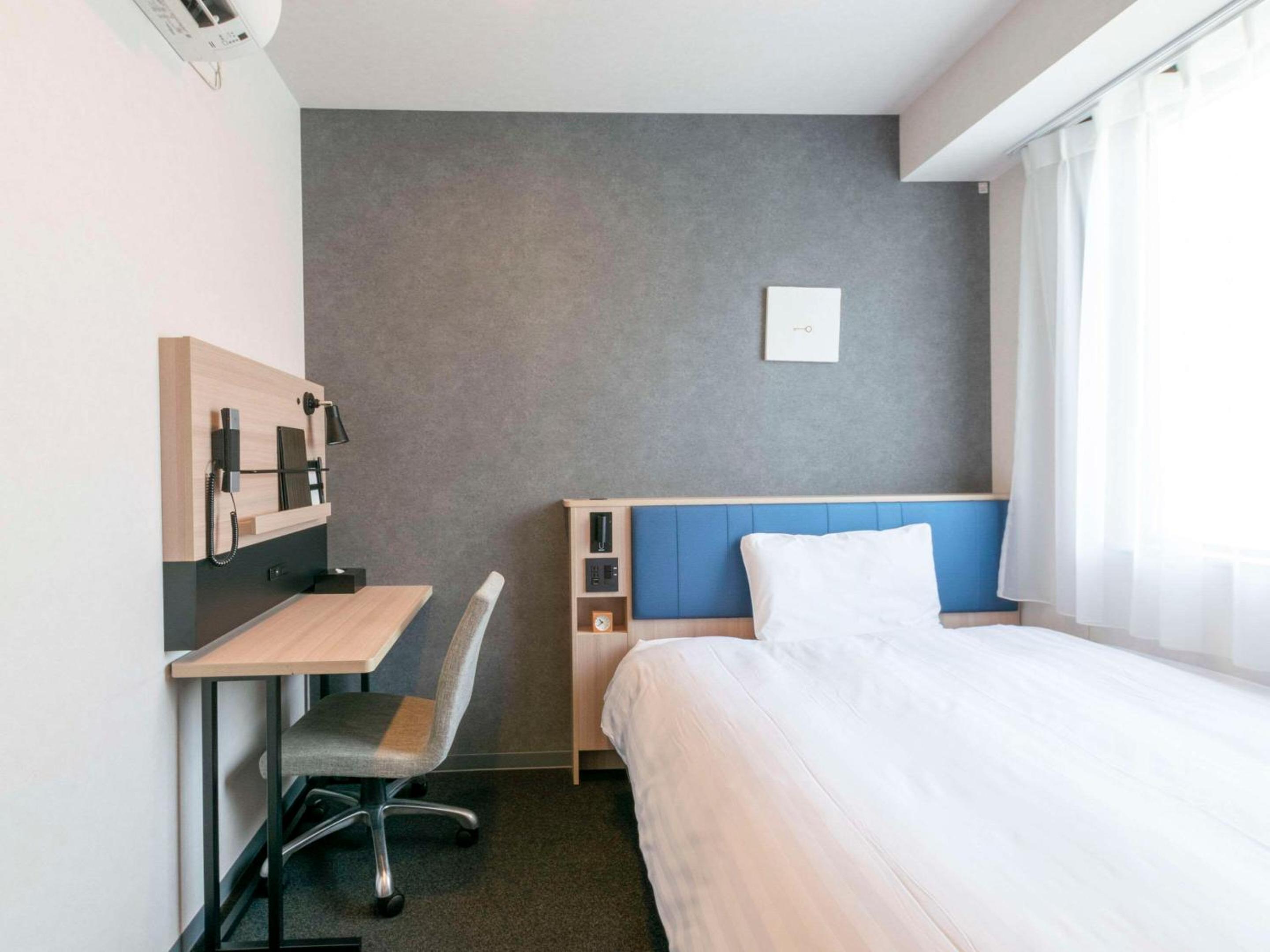 Standard Double Room - Non-Smoking - Photo 8