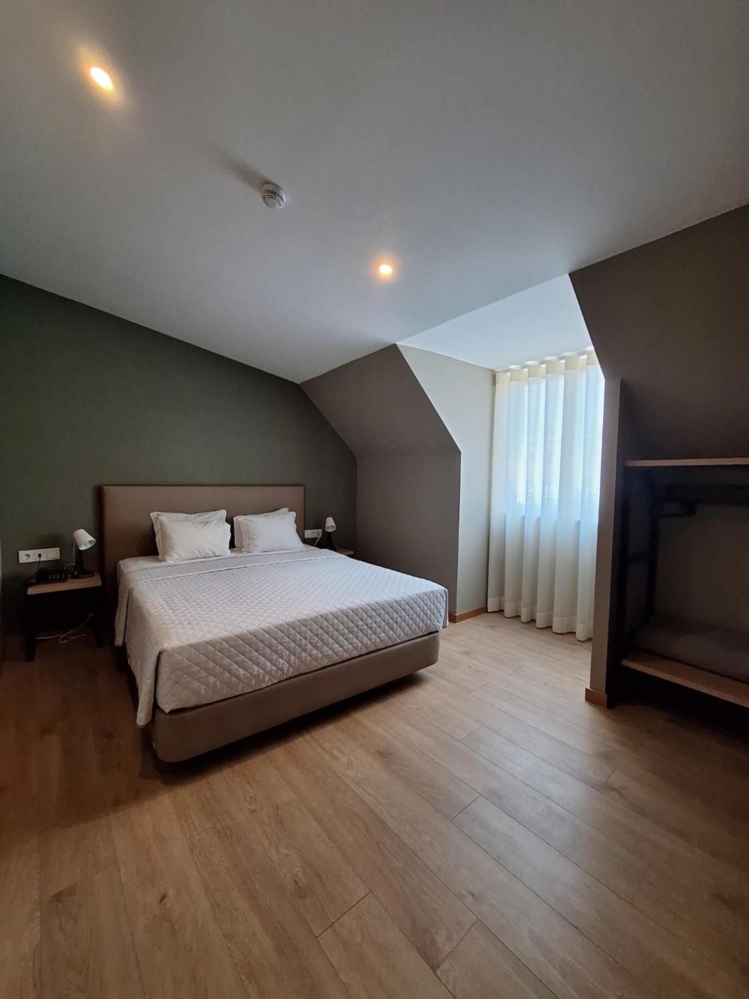Superior Double or Twin Room - Photo 7