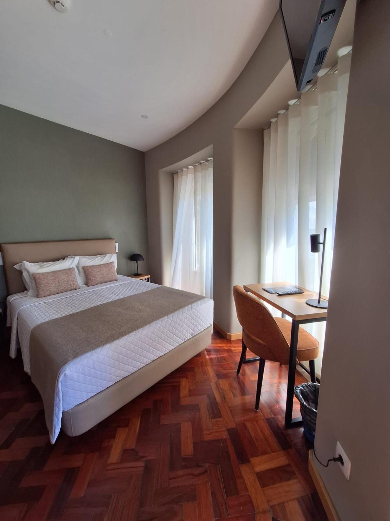 Superior Double or Twin Room - Photo 14