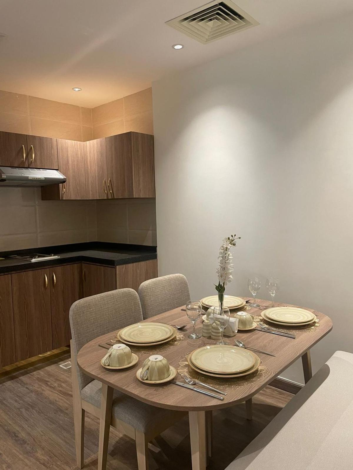 Executive Suite - Photo 5