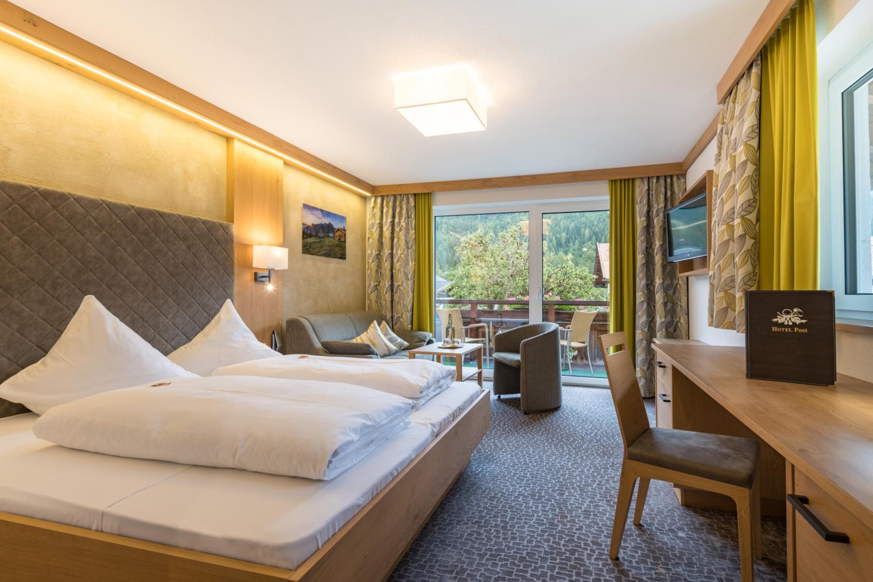 Superior Double Room with Balcony photo 2