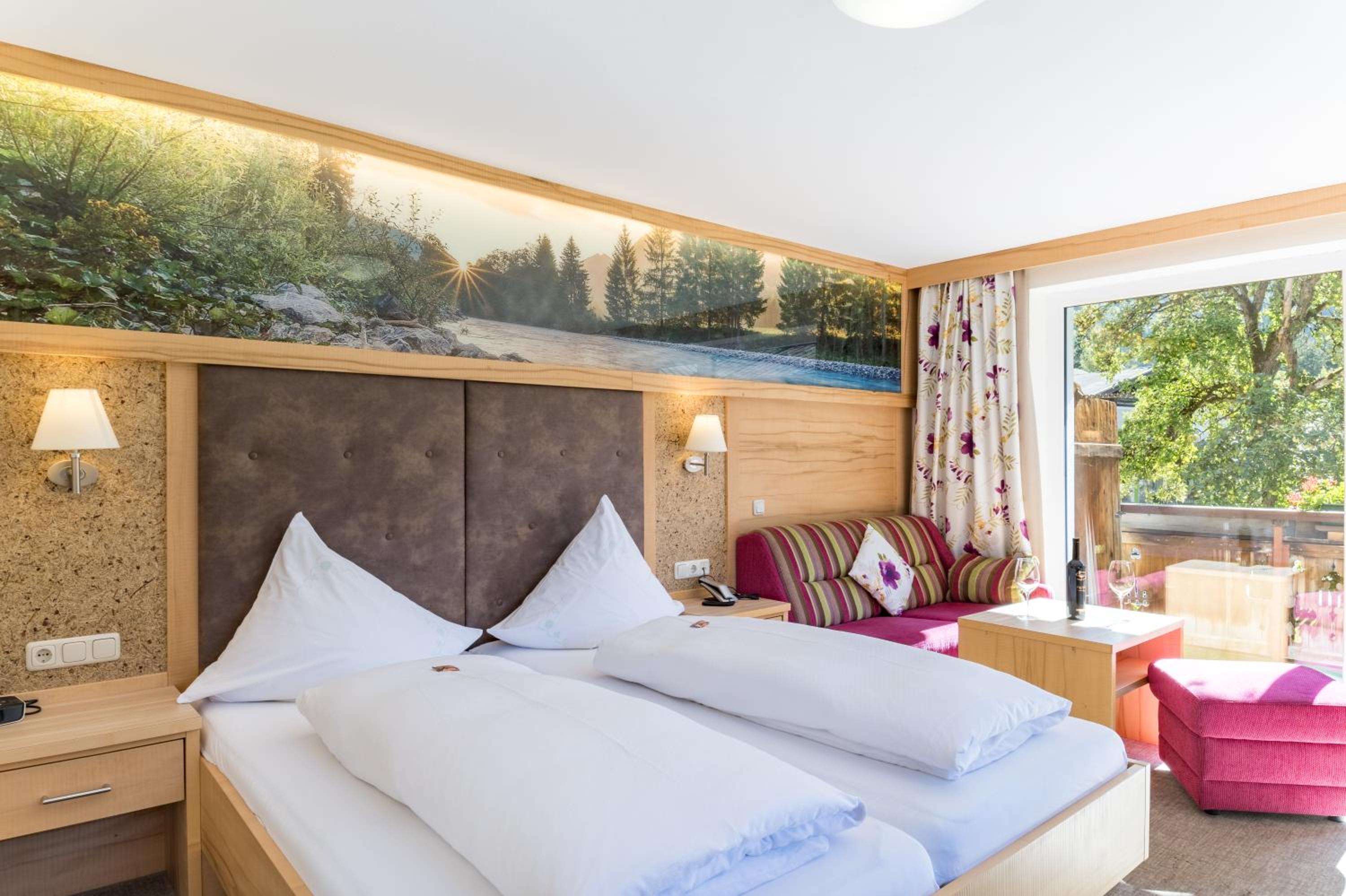 Deluxe Double Room with Balcony photo 1