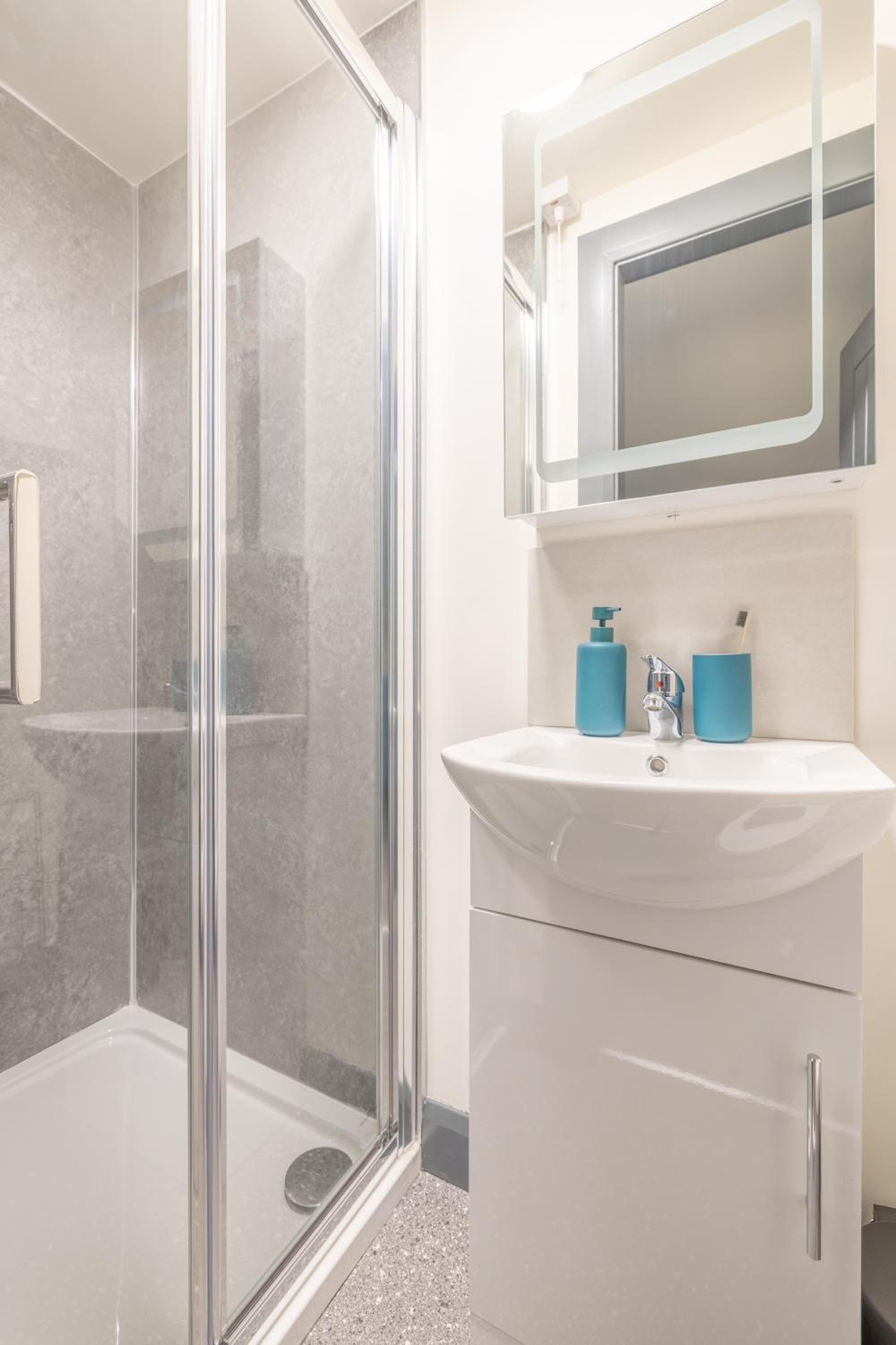 Double Room with Private Bathroom photo 2