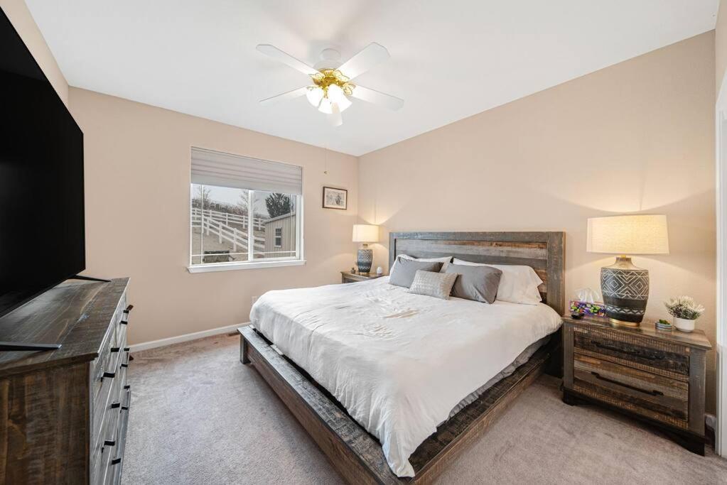 Five-Bedroom House photo 1