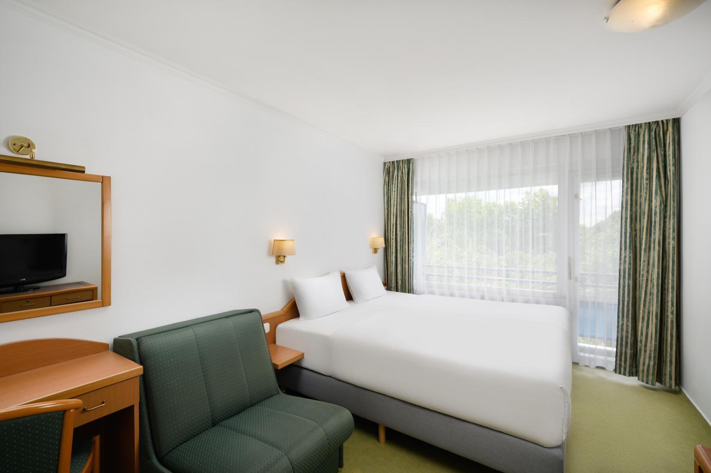 Superior Double Or Twin Room With Extra Bed photo 1