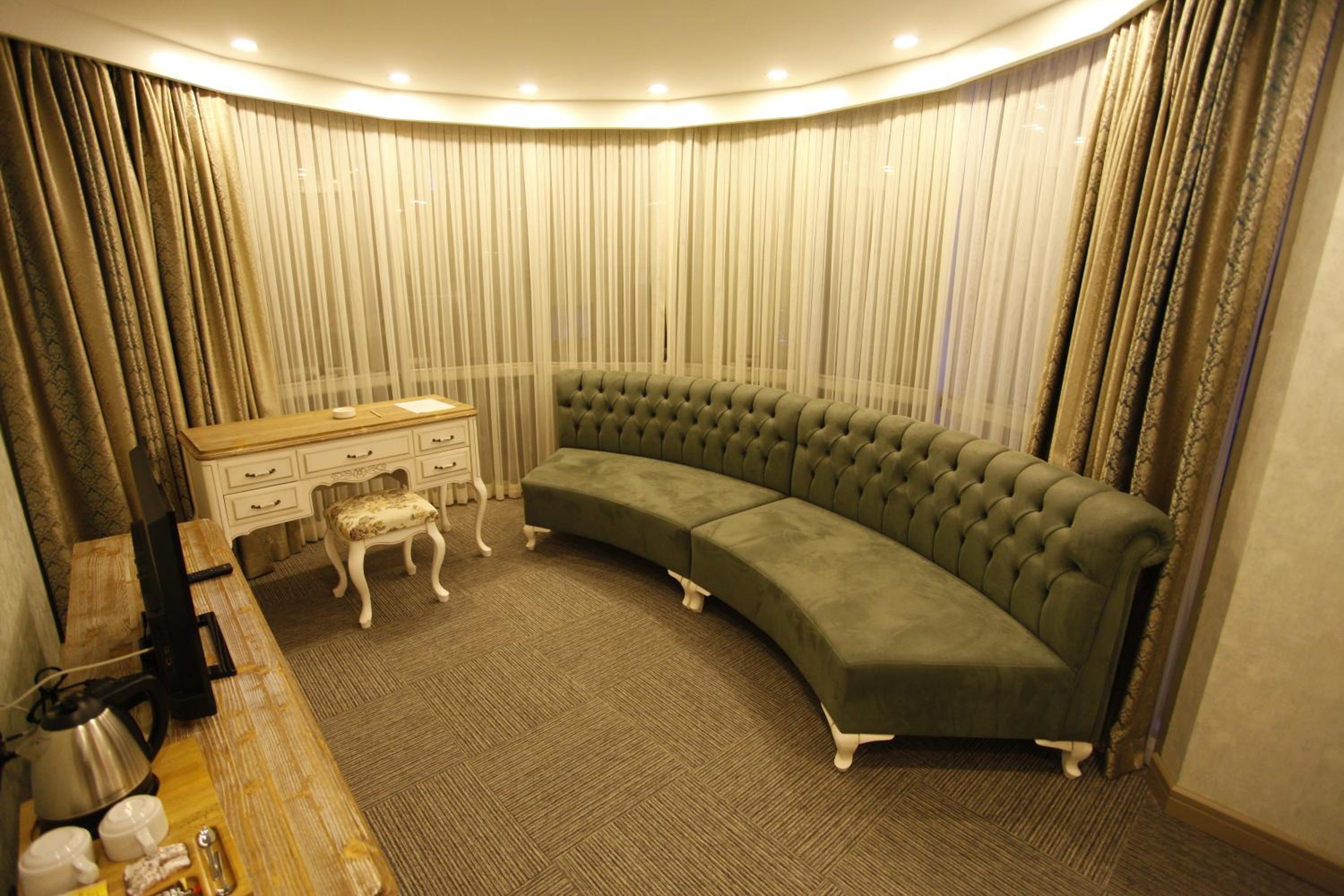Suite with Balcony photo 2
