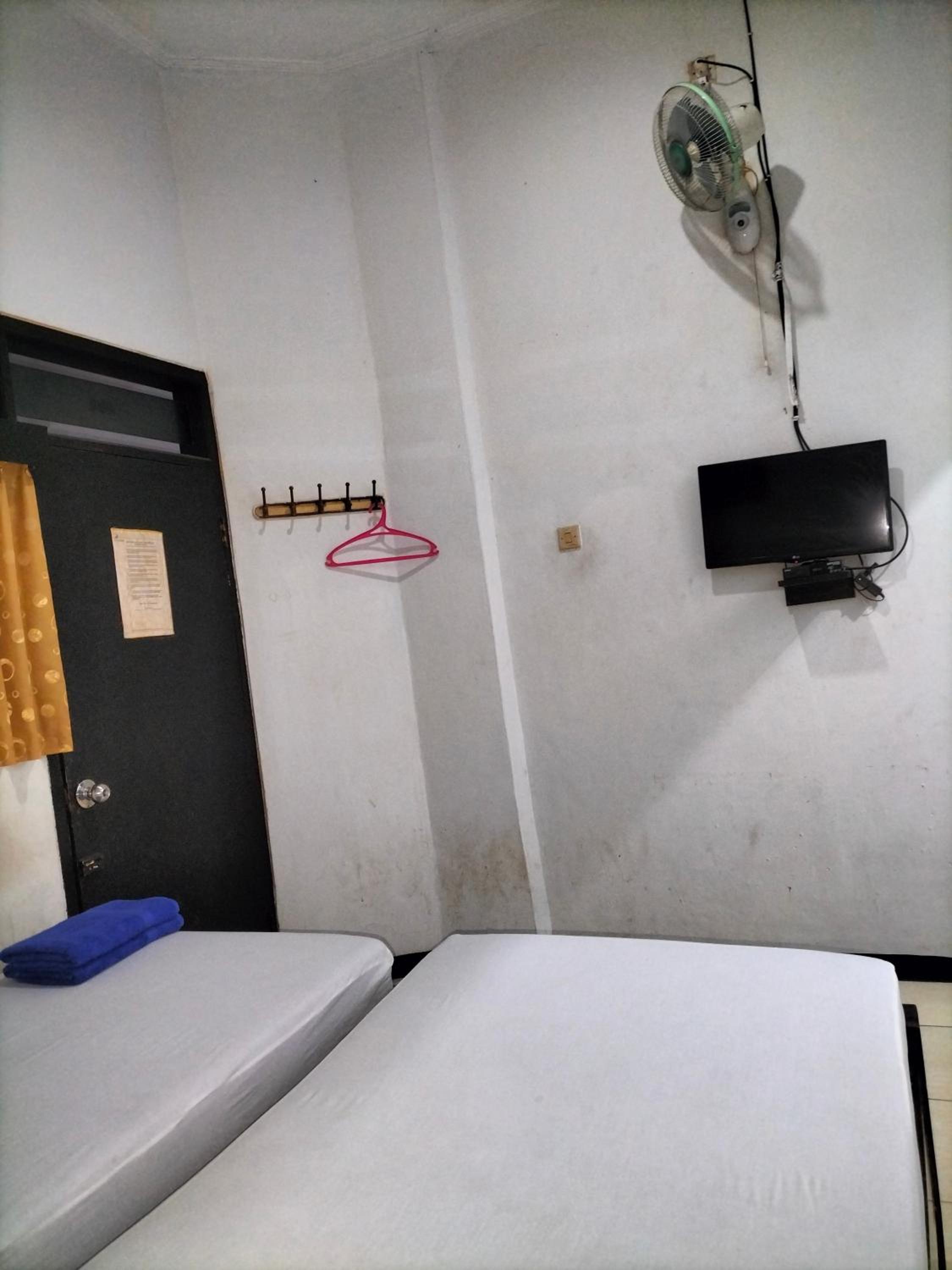 Standard Double or Twin Room photo 3