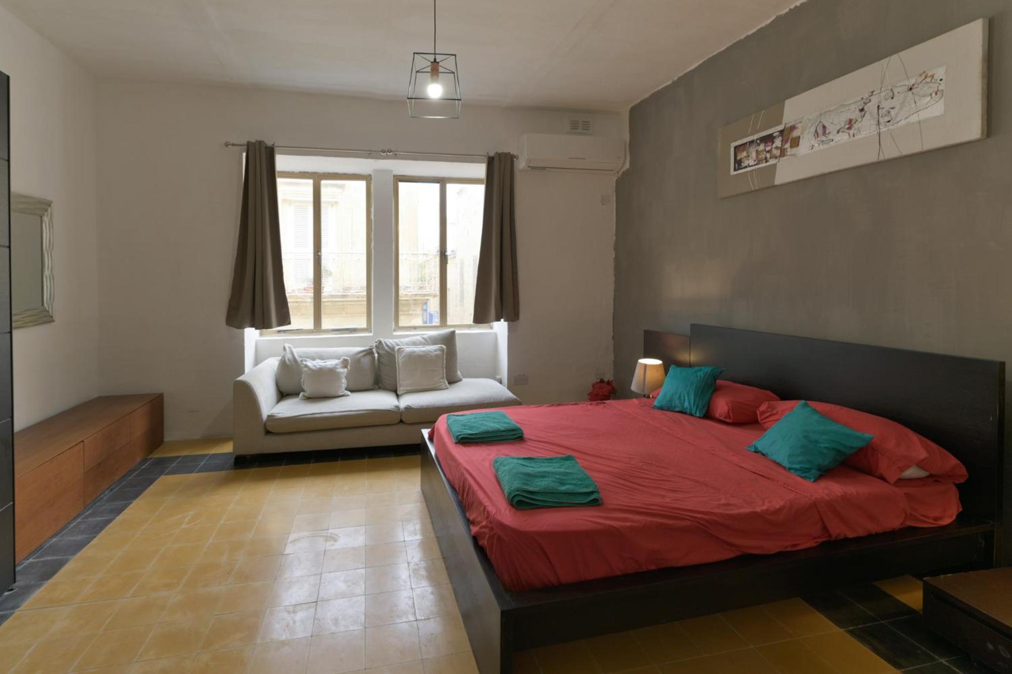 One-Bedroom Apartment