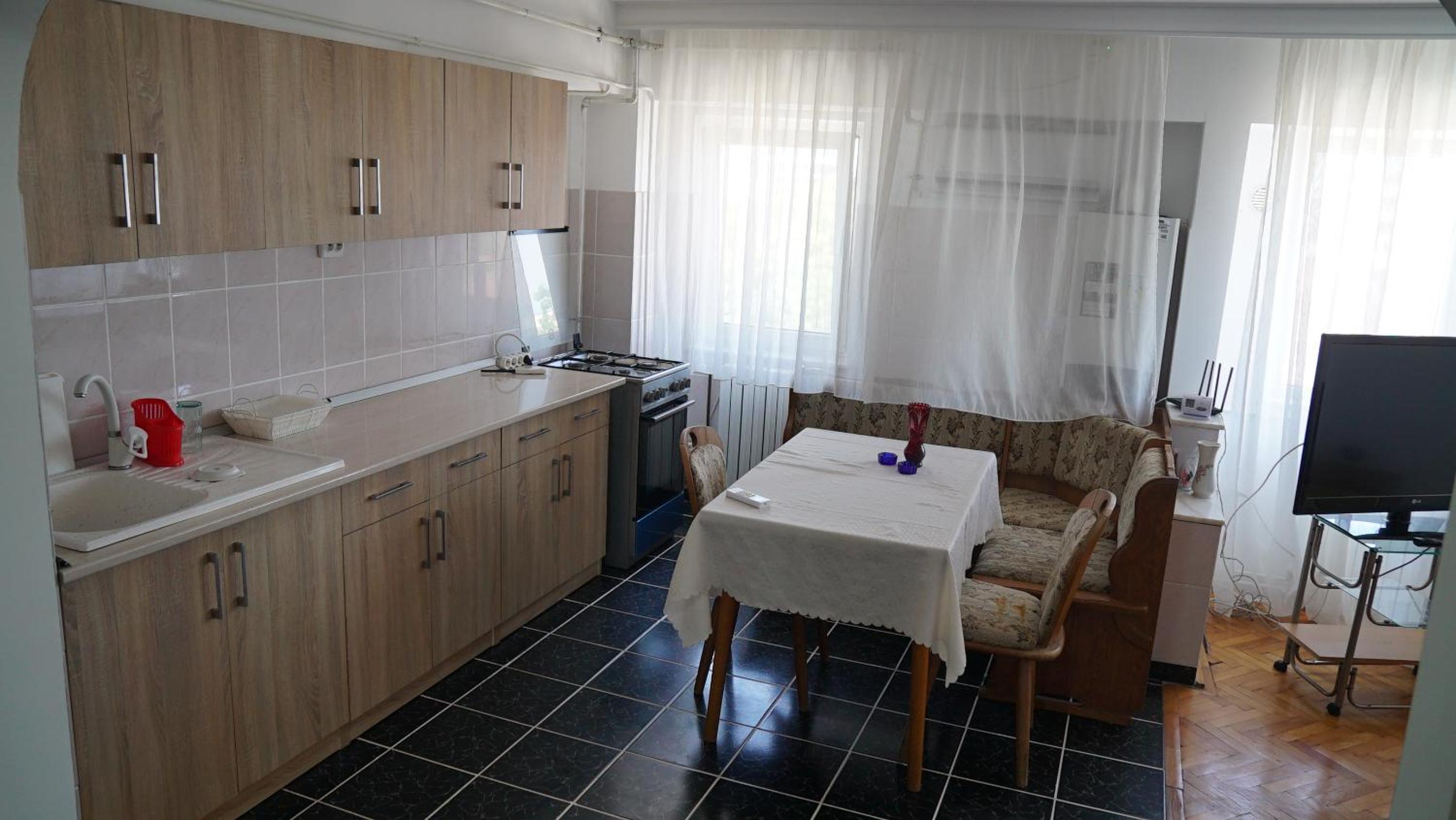 One-Bedroom Apartment photo 2
