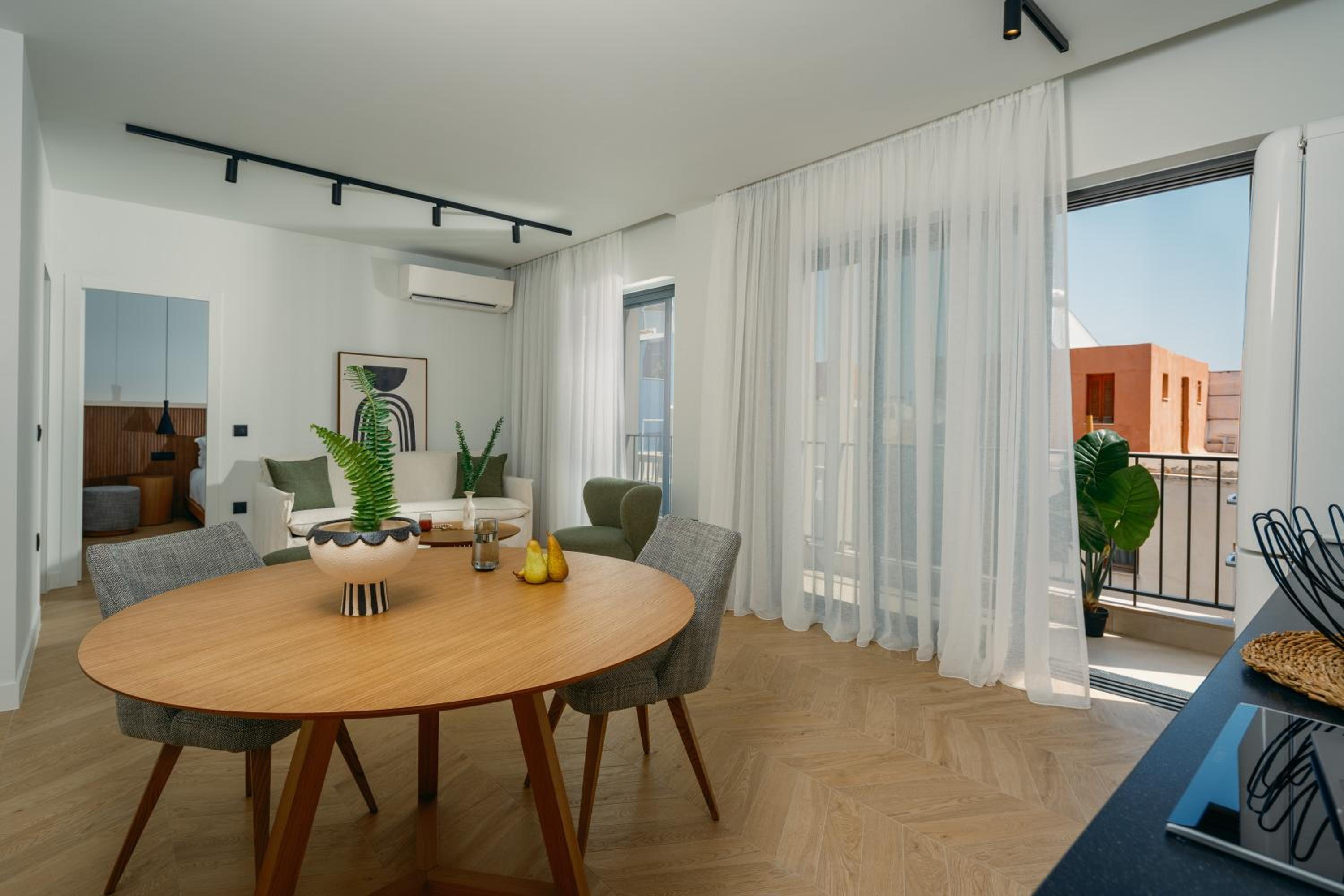One-Bedroom Standard Apartment photo 2