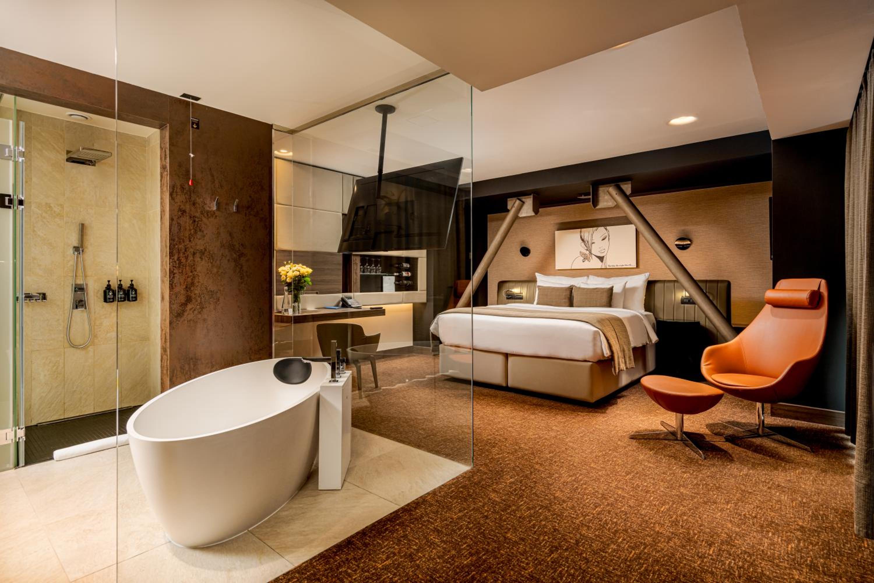 Lifestyle Suite with pool access included