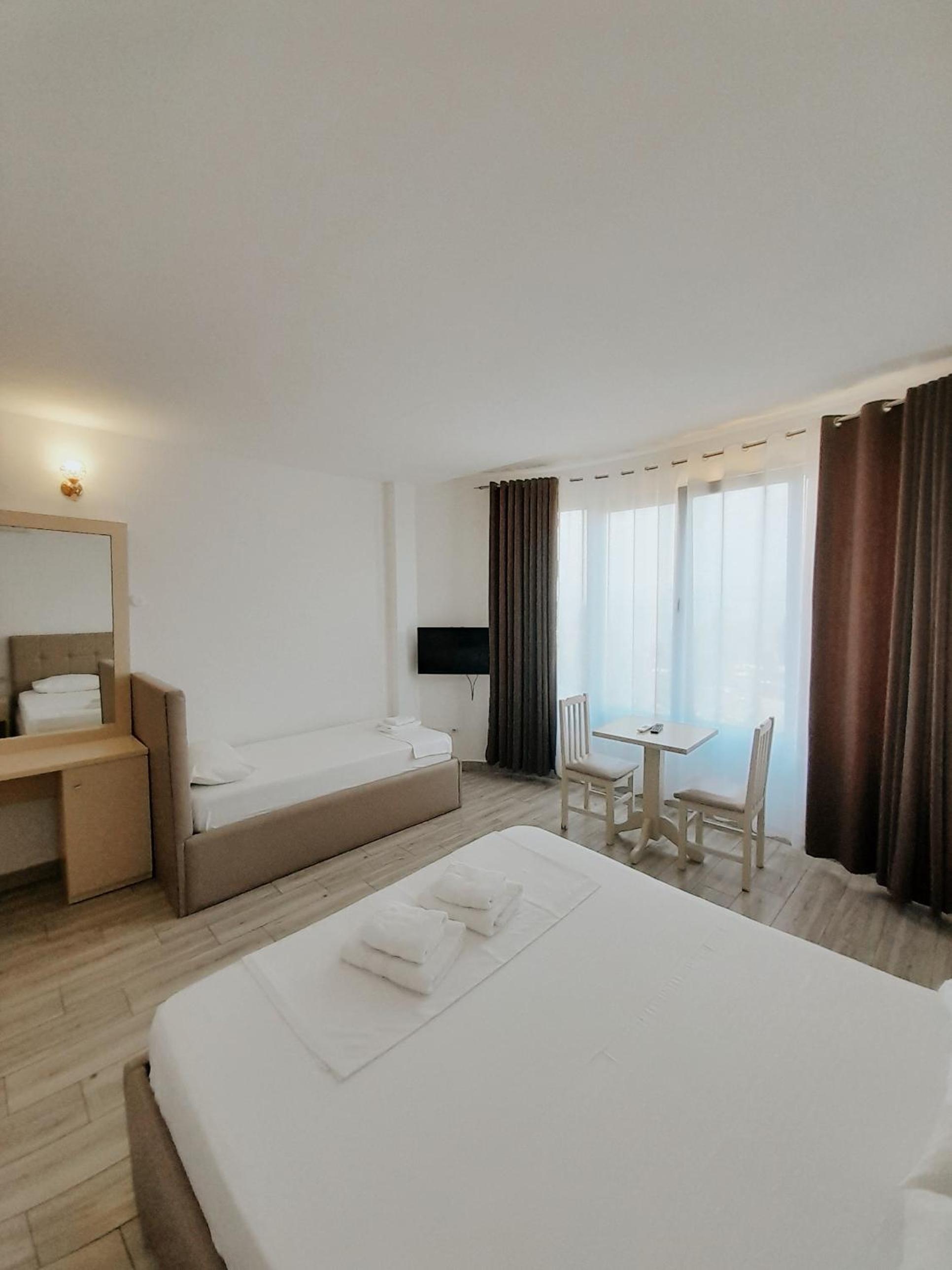 Triple Room with Lake View