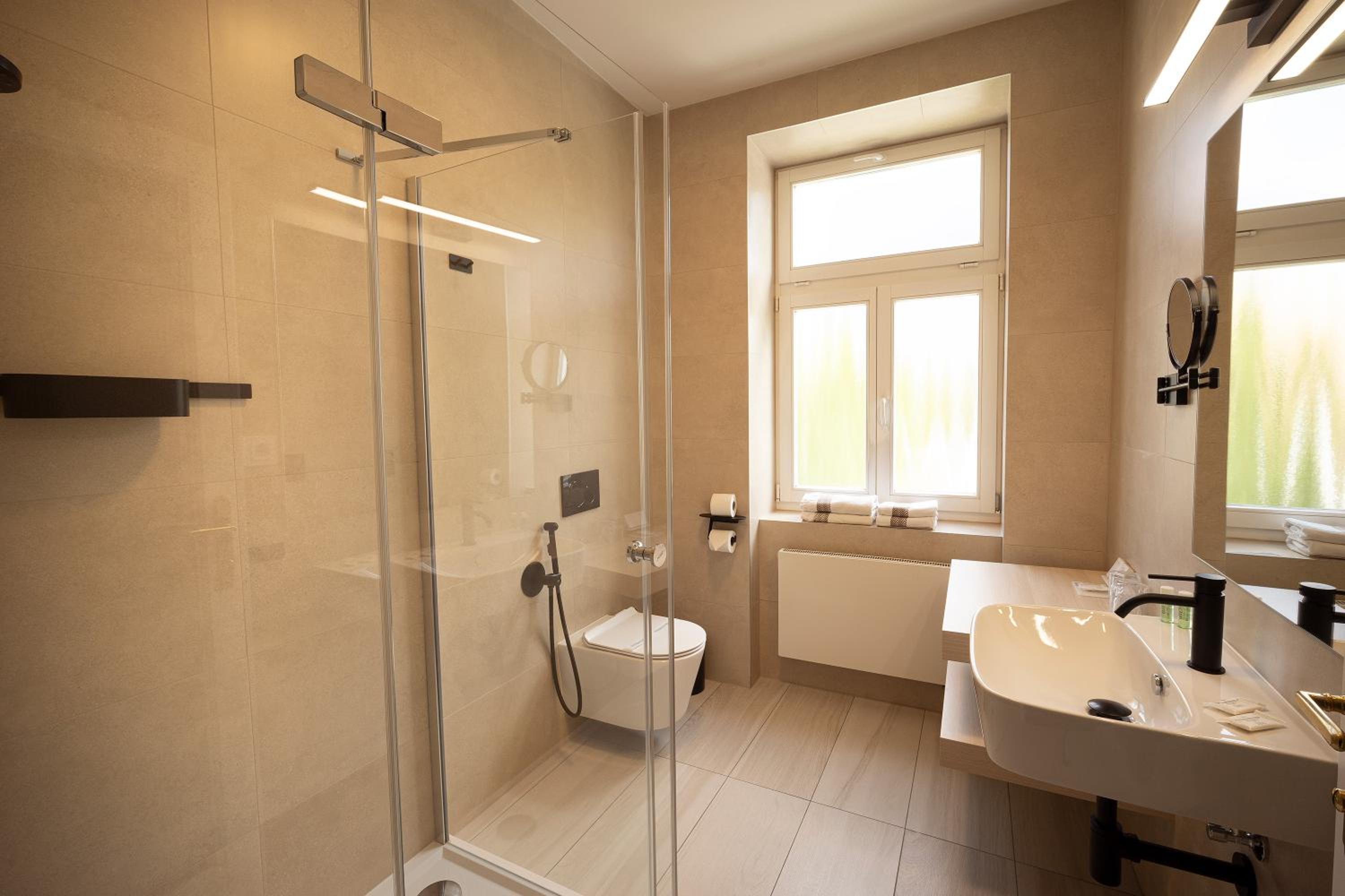 Comfort Double Room-in the building next door - Photo 6
