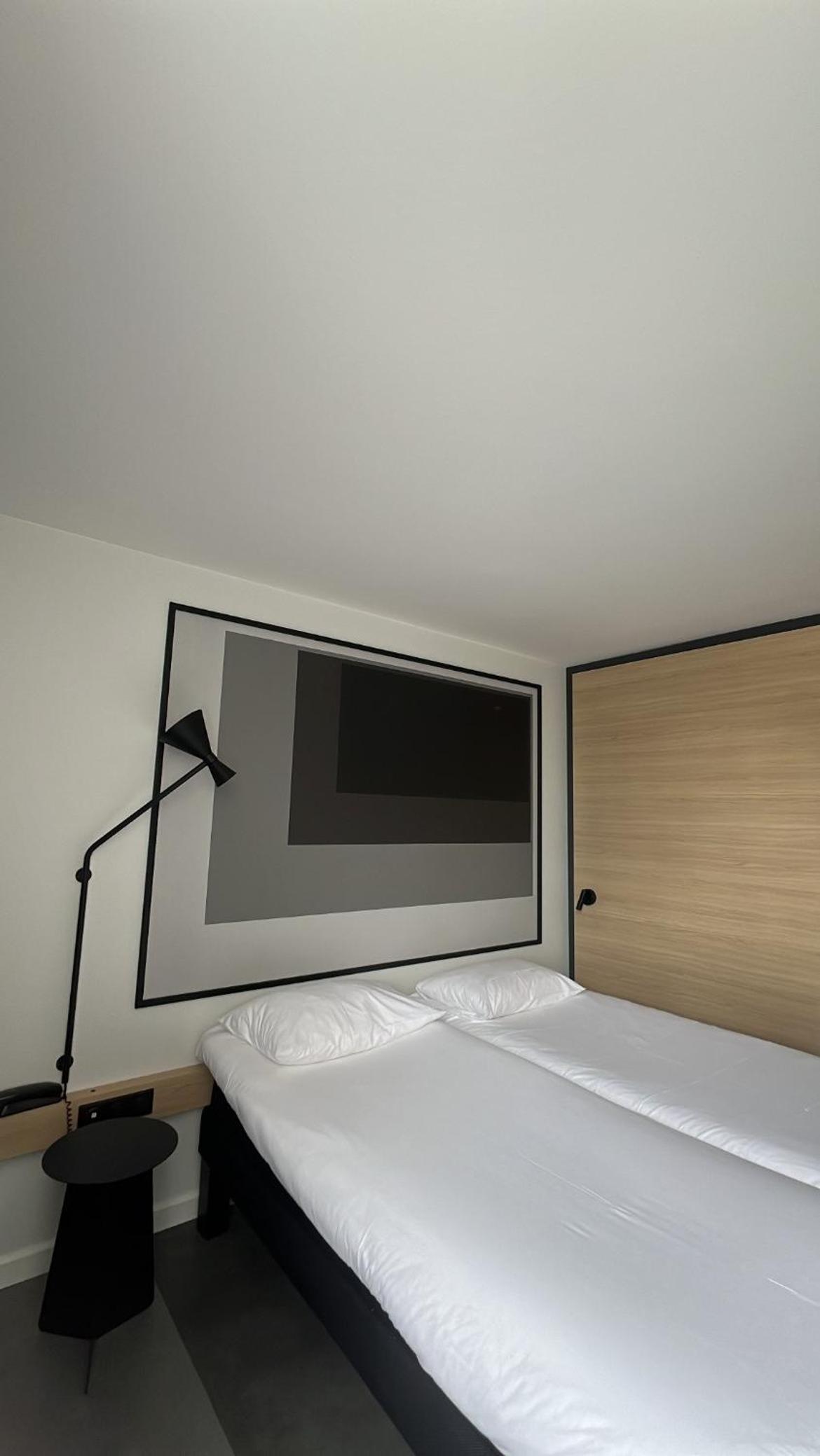 Standard Twin Room - Photo 2