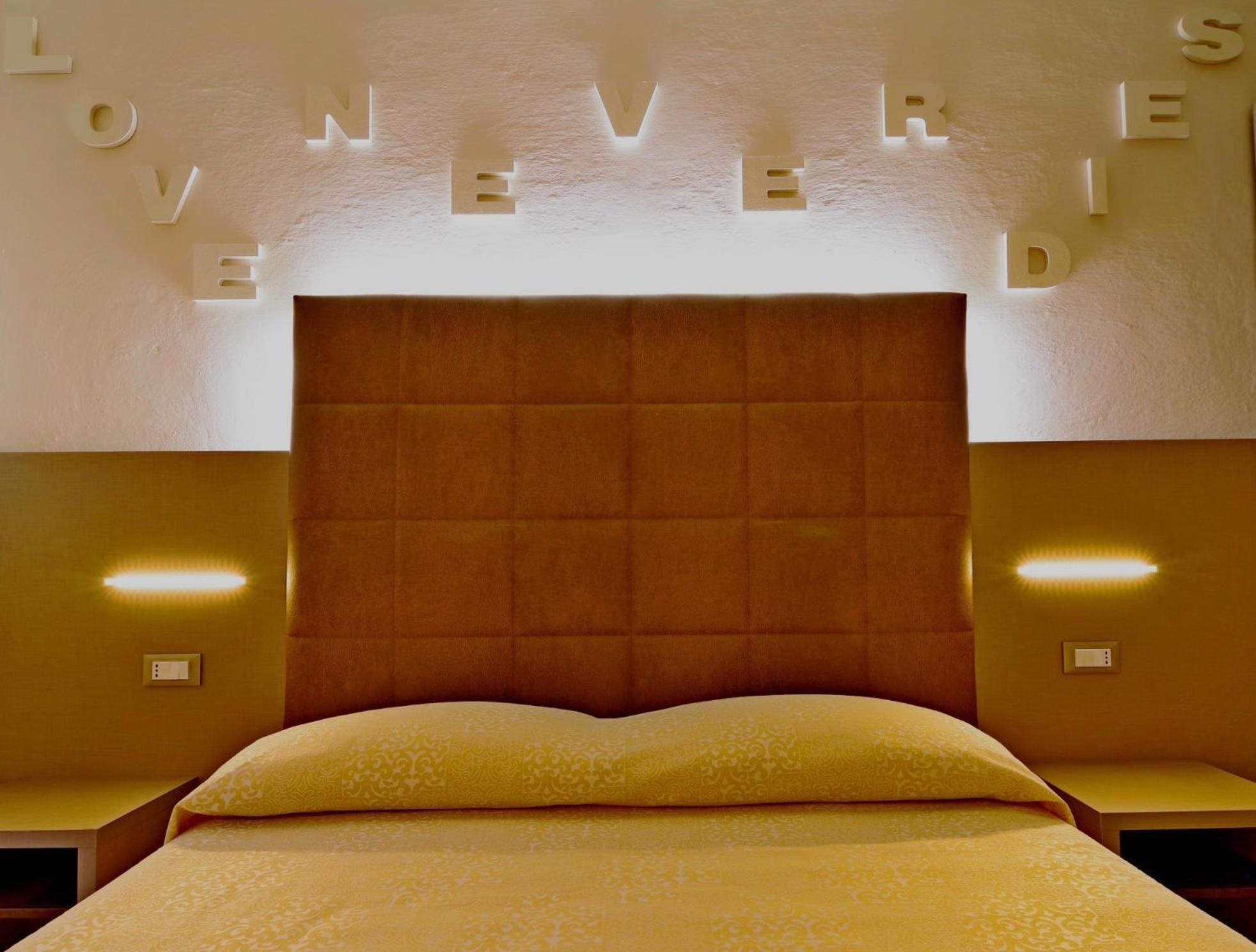 Double Room with Balcony photo 3