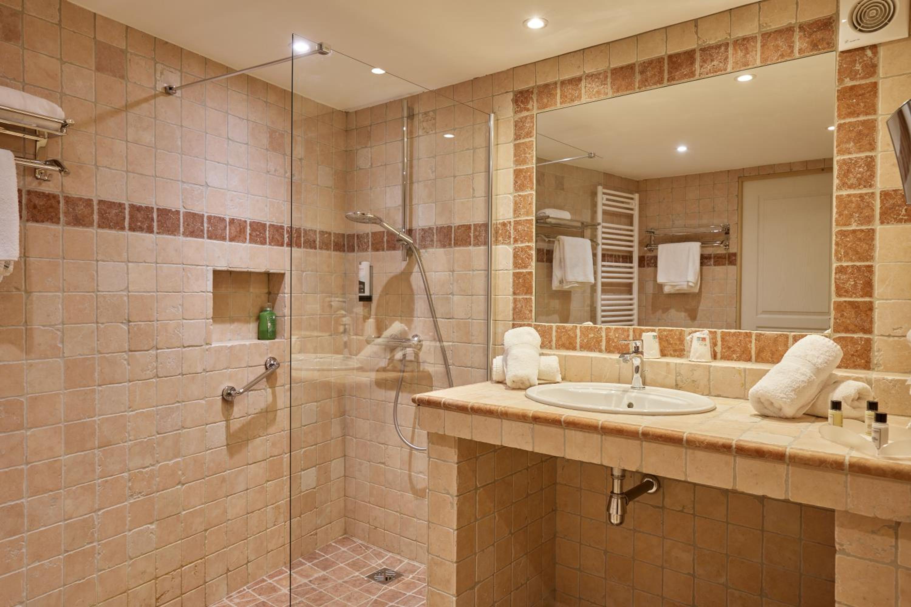 Two-Bedroom Apartment - Photo 13