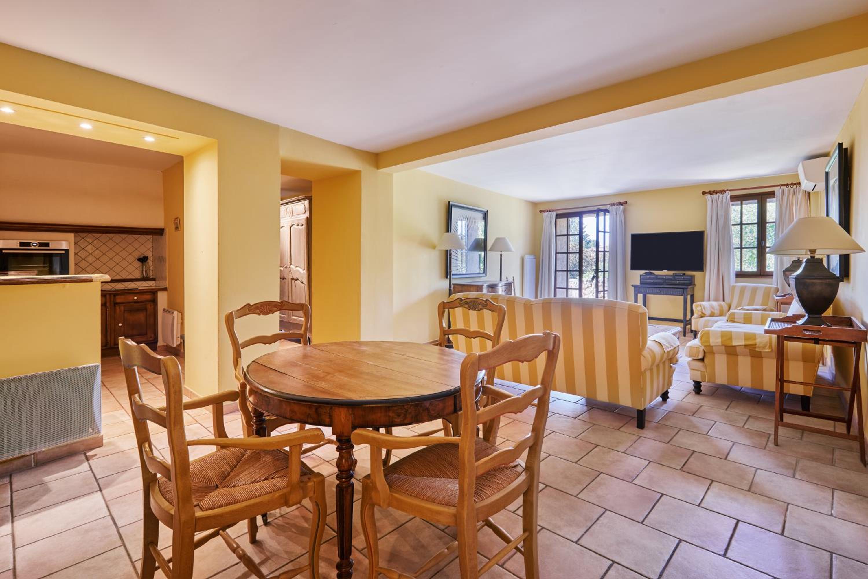 Two-Bedroom Apartment - Photo 9