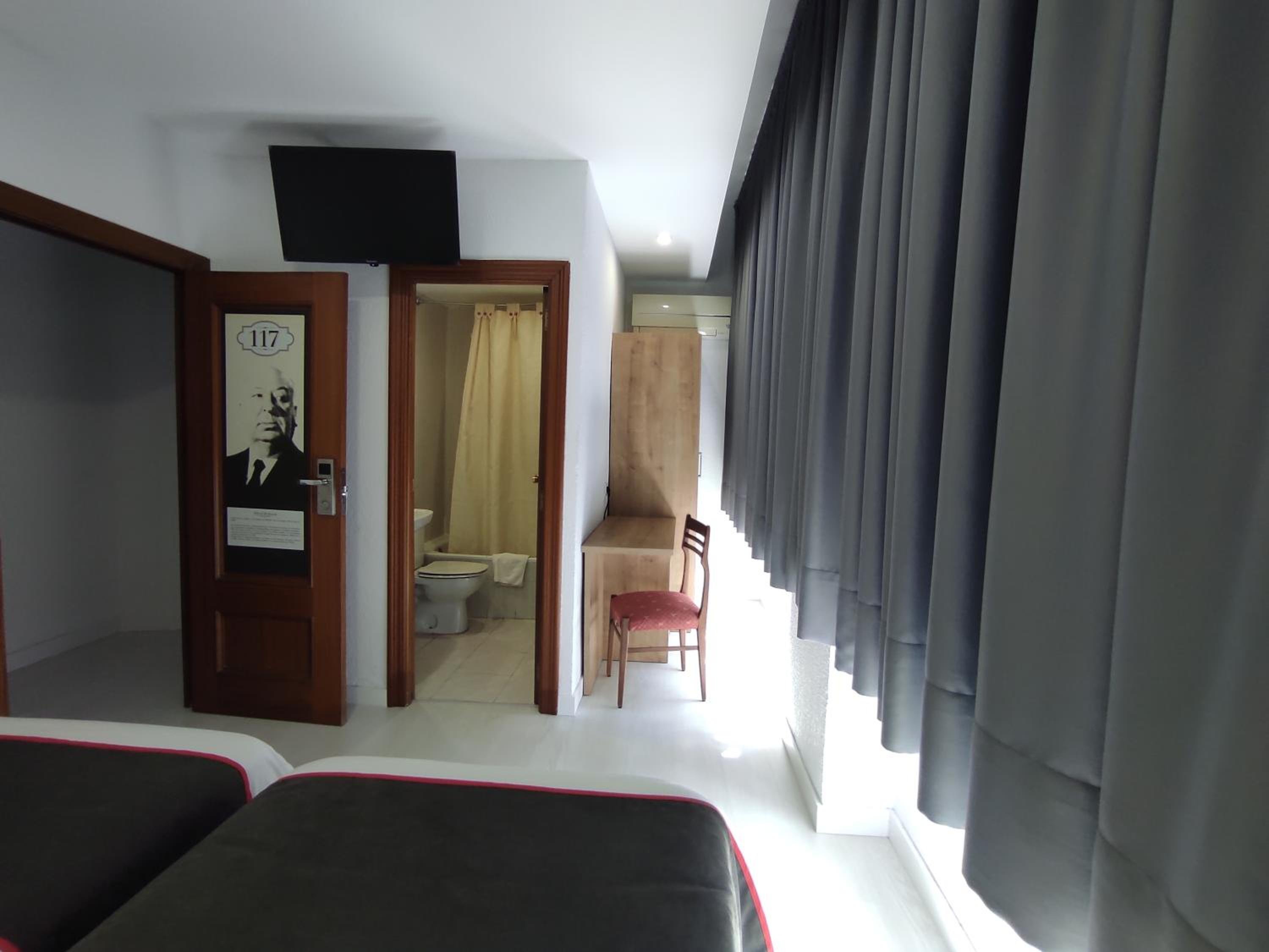Twin Room - Photo 4