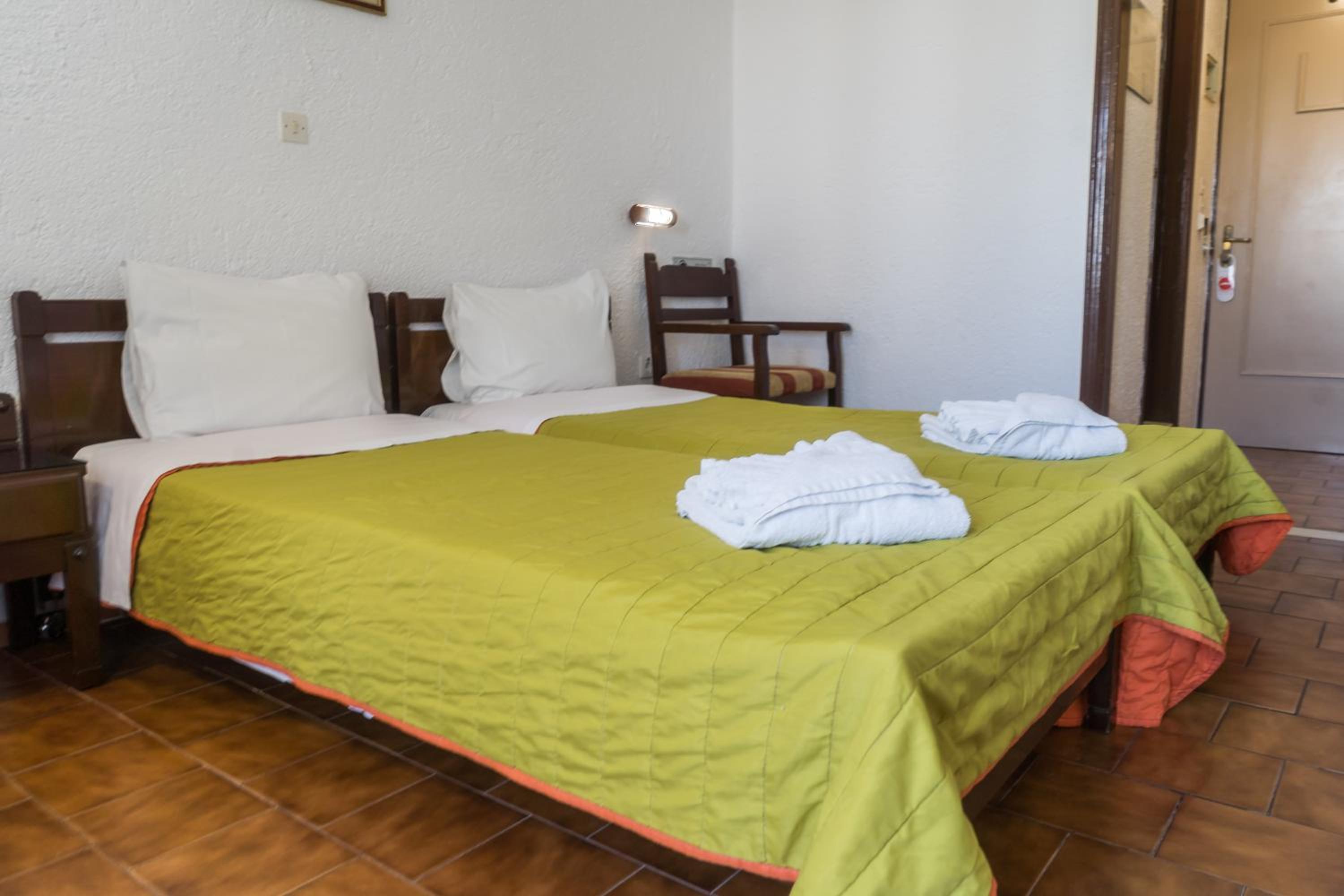 Standard Twin Room with Garden View photo 2