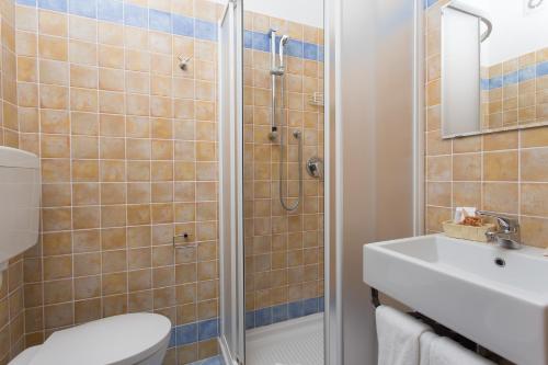 Double or Twin Room with Balcony photo 1