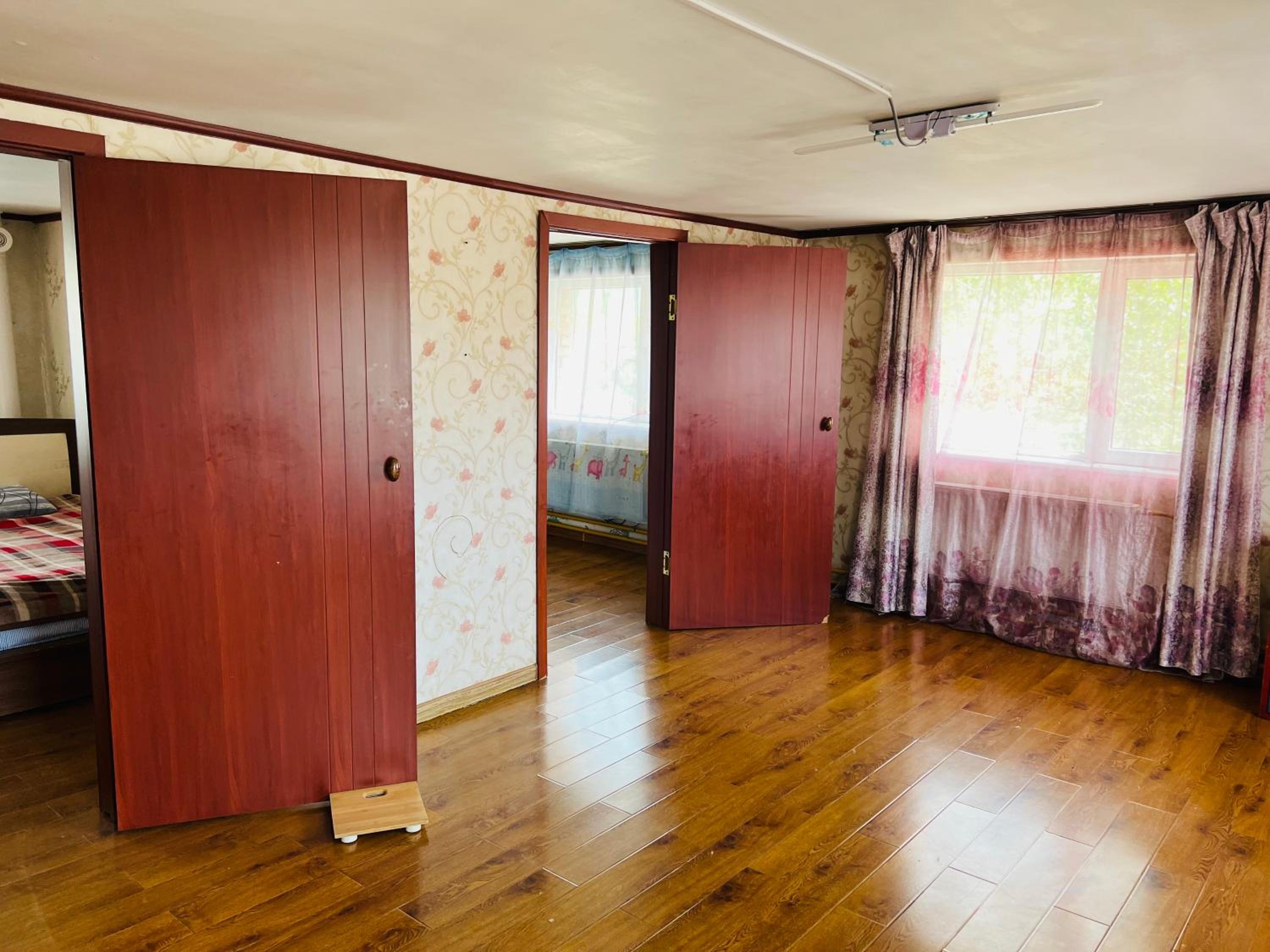 Family Room With Private Bathroom photo 1