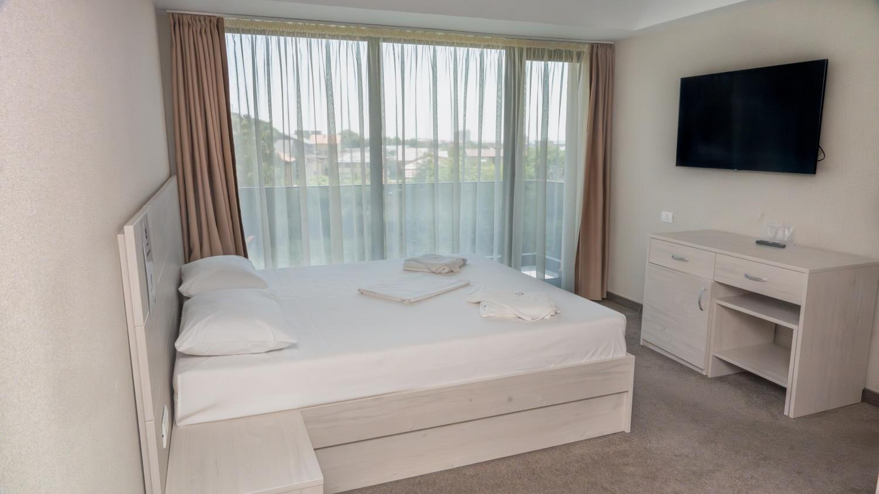 Deluxe King Suite