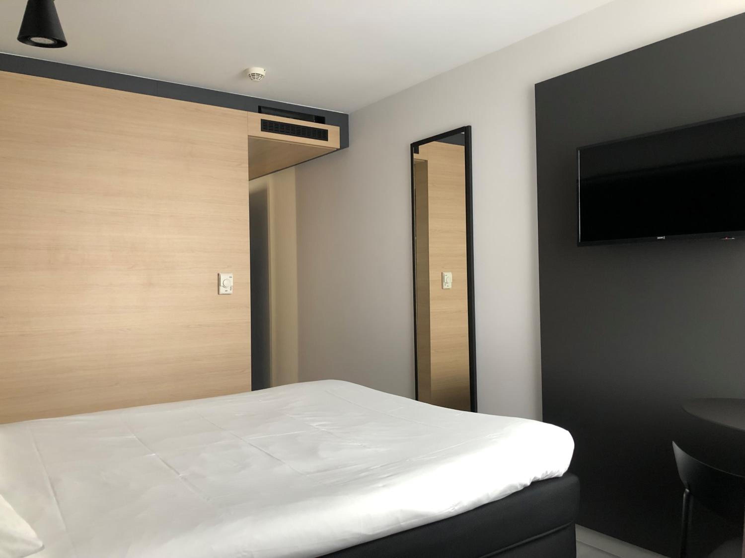 Standard Double Room - Photo 6