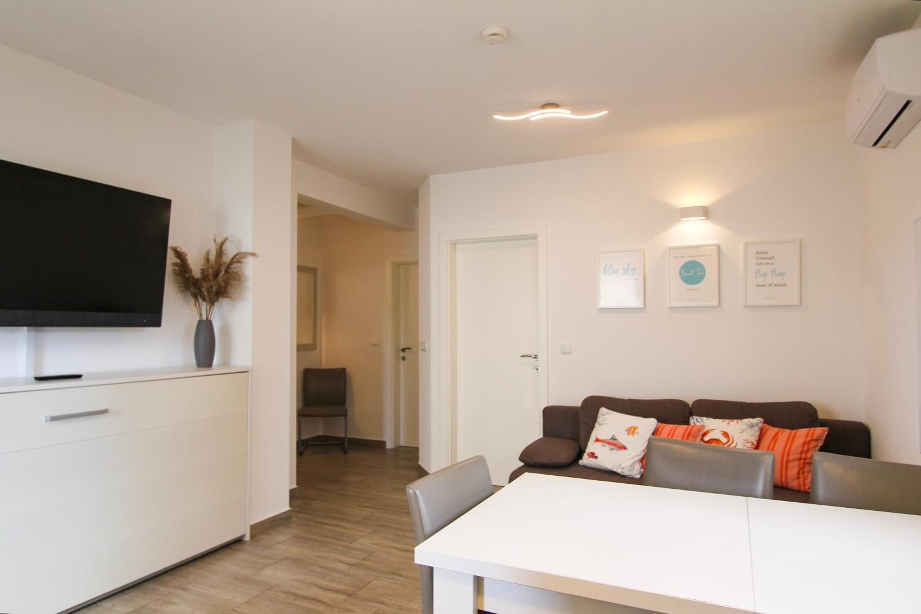 Apartment photo 1