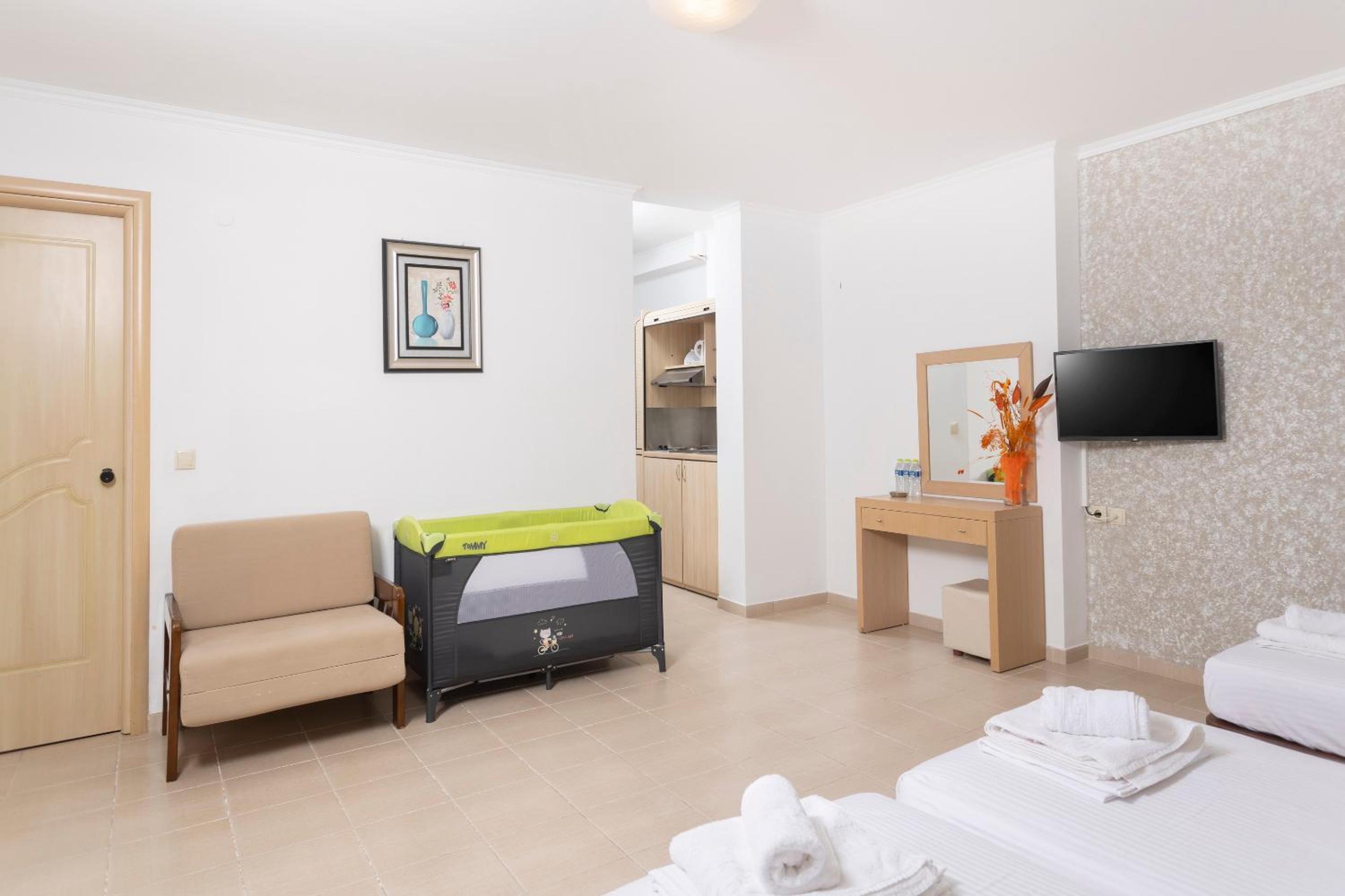 Triple Room with Garden View photo 3