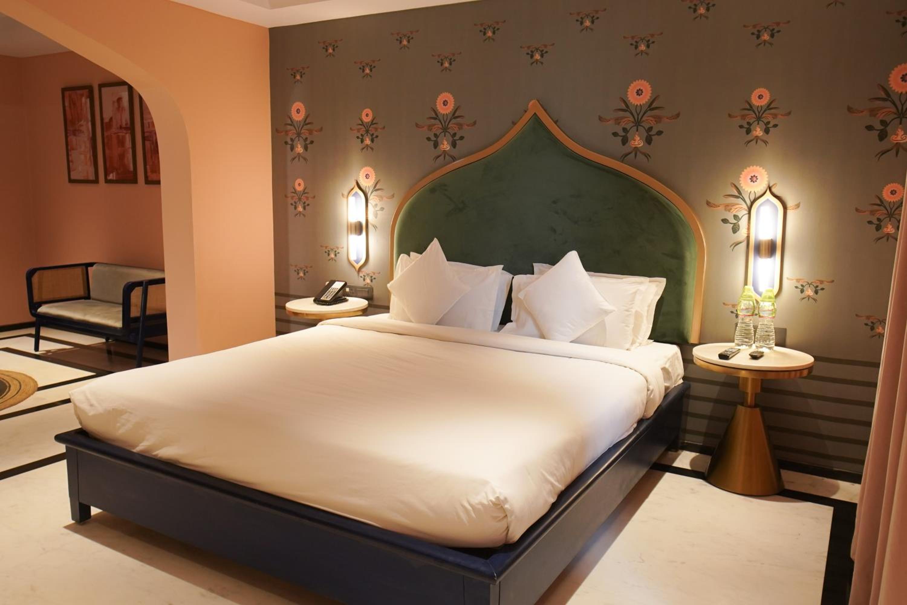 Standard Suite - Photo 8