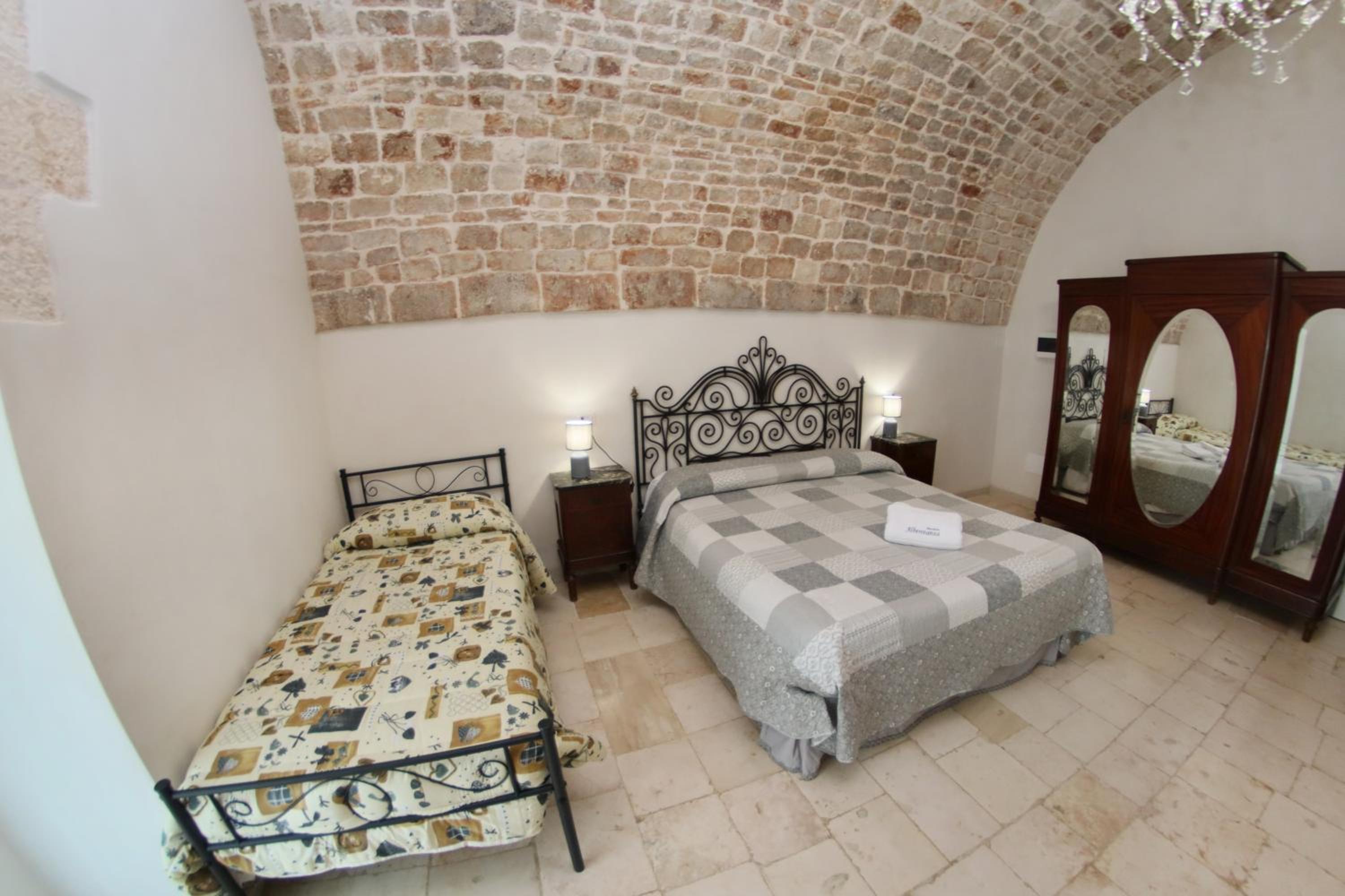 Quadruple Room - Photo 14