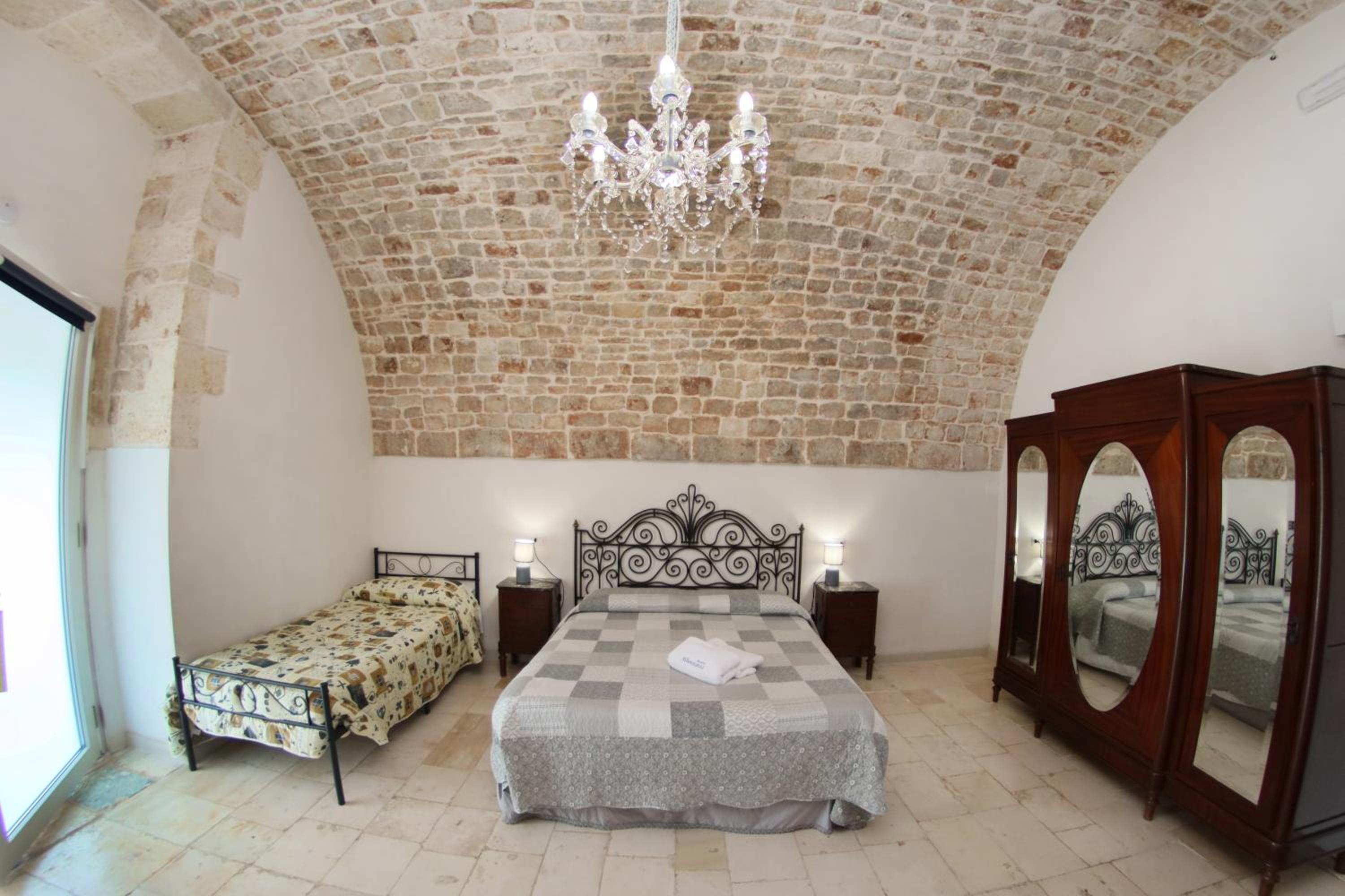 Quadruple Room - Photo 1