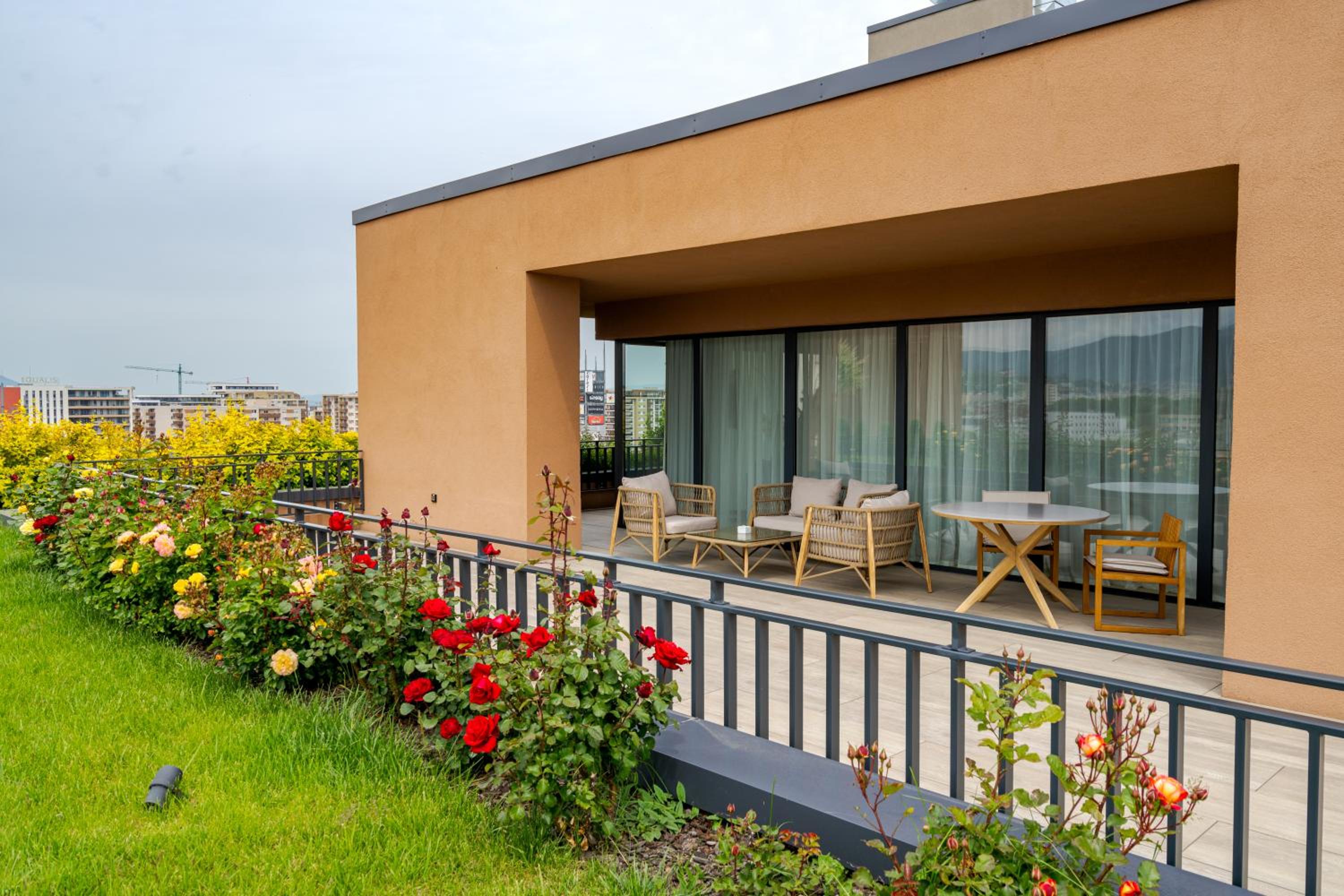 The Qosmo Suite - Photo 17