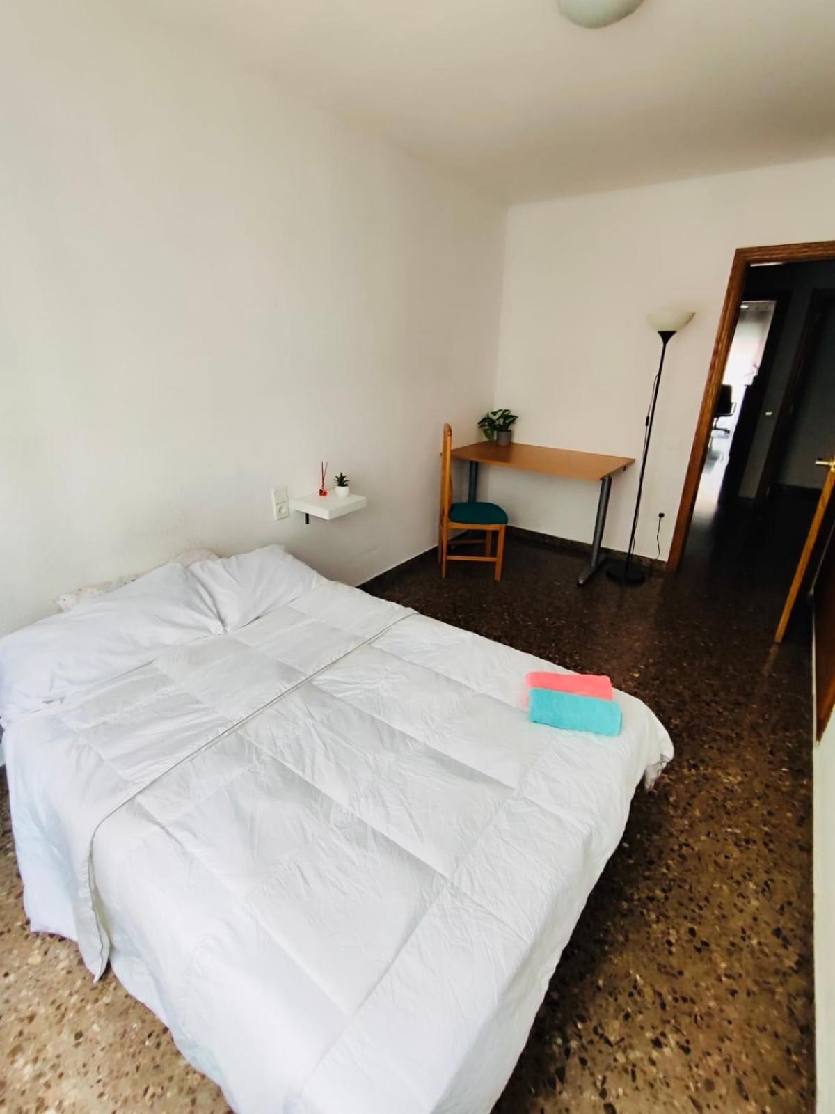 Habitación doble con baño compartido