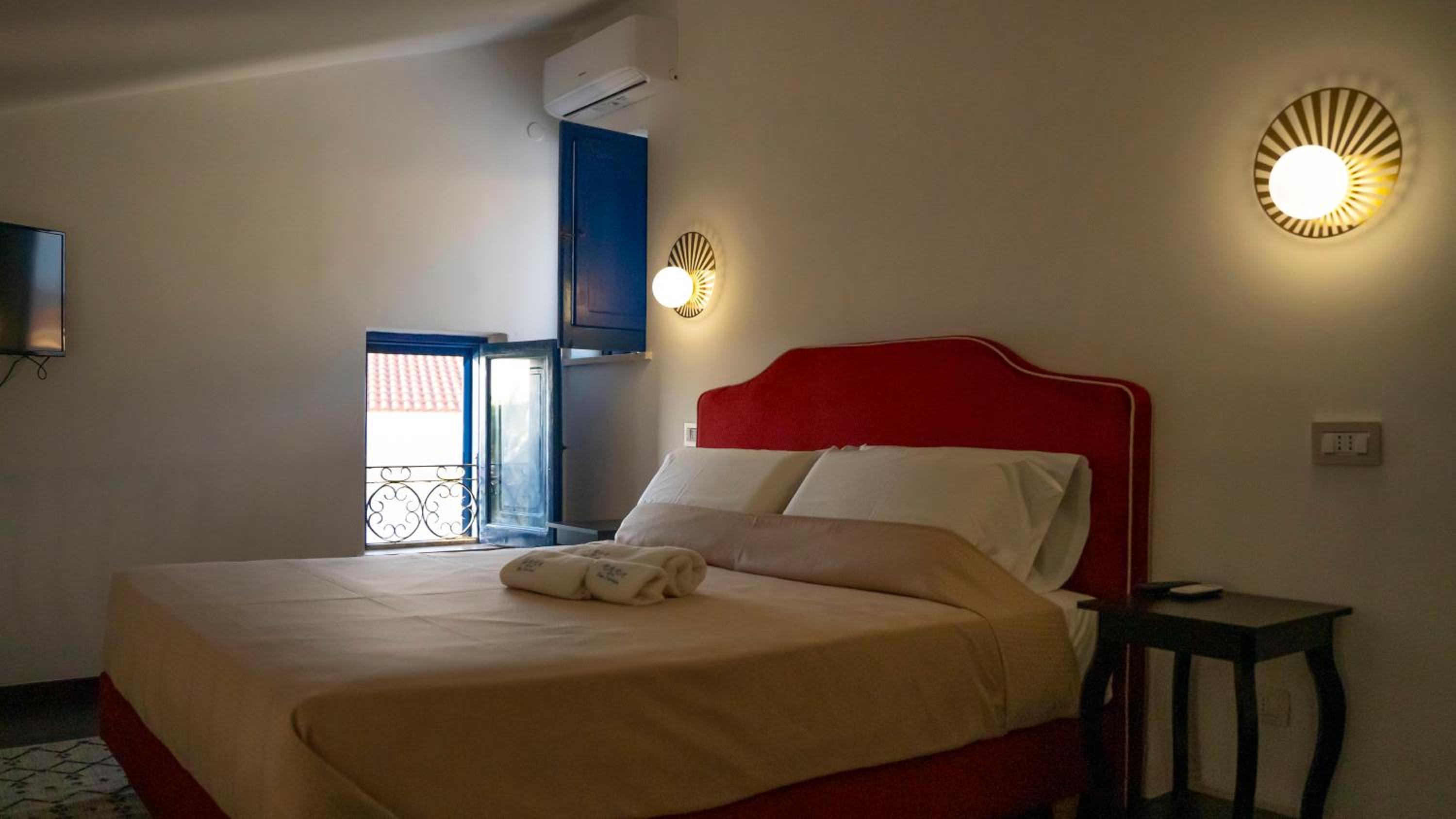 Deluxe Double Room with Sea View photo 1