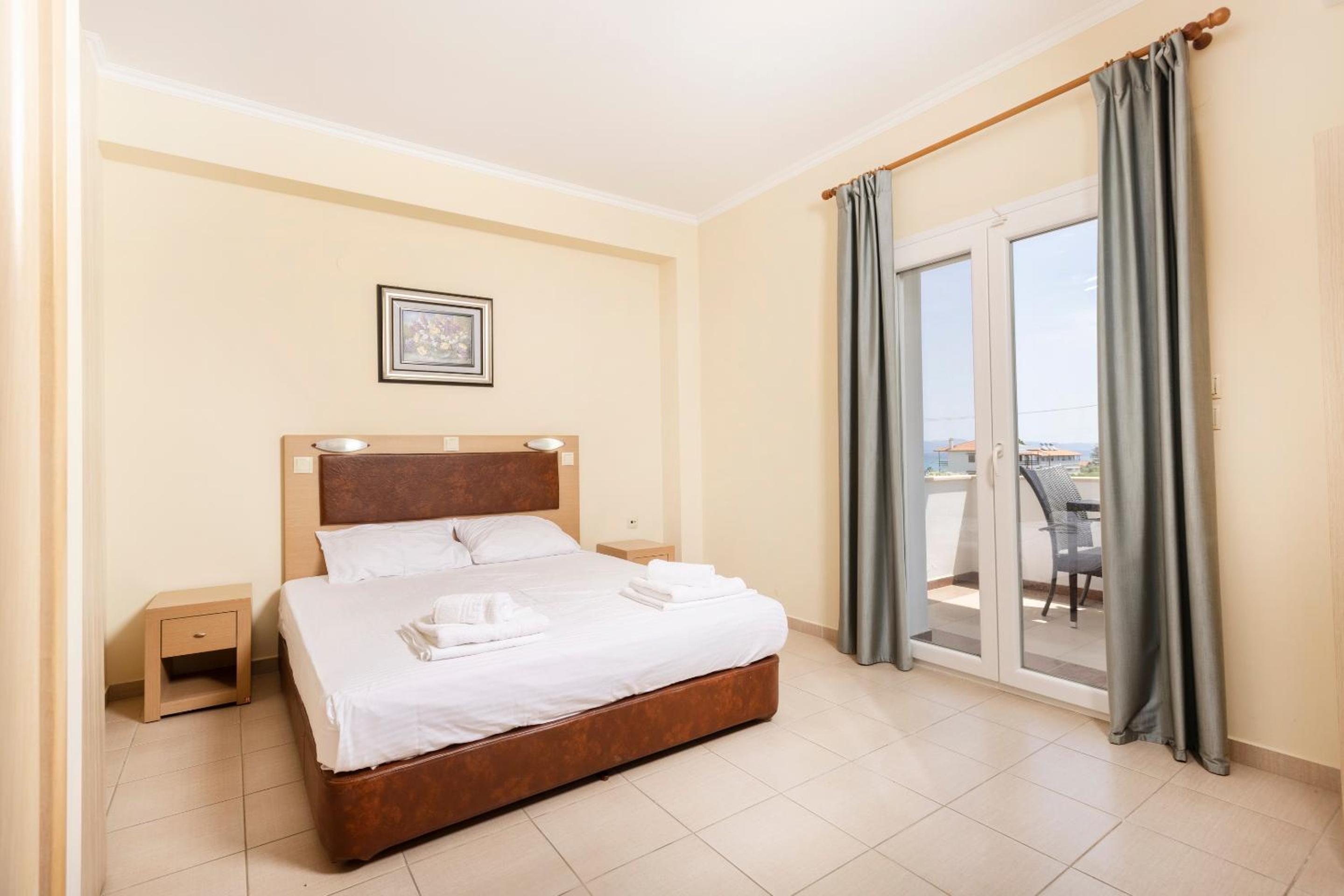 Double or Twin Room with Garden View photo 1