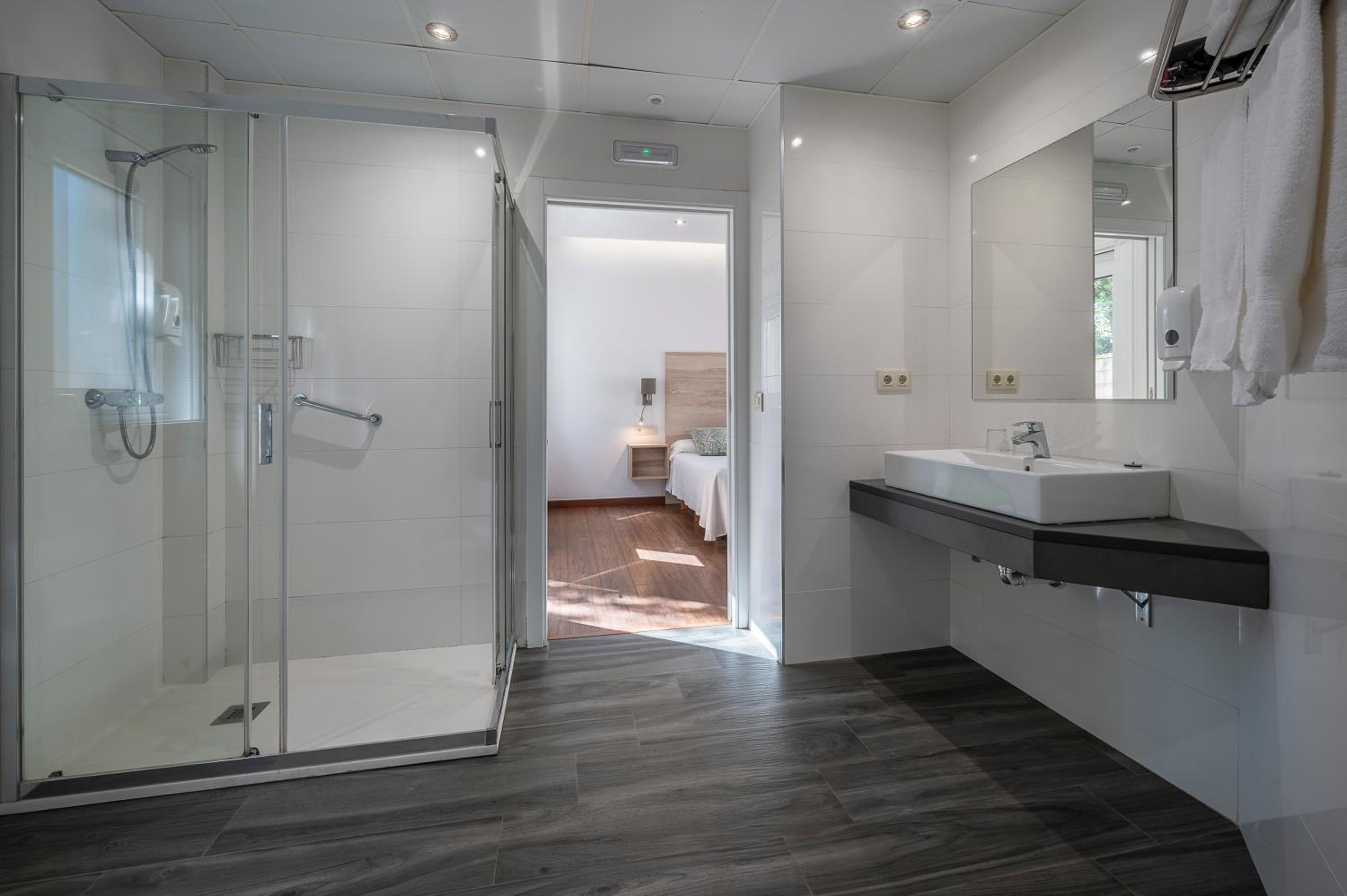 Double Room with Private Bathroom photo 2